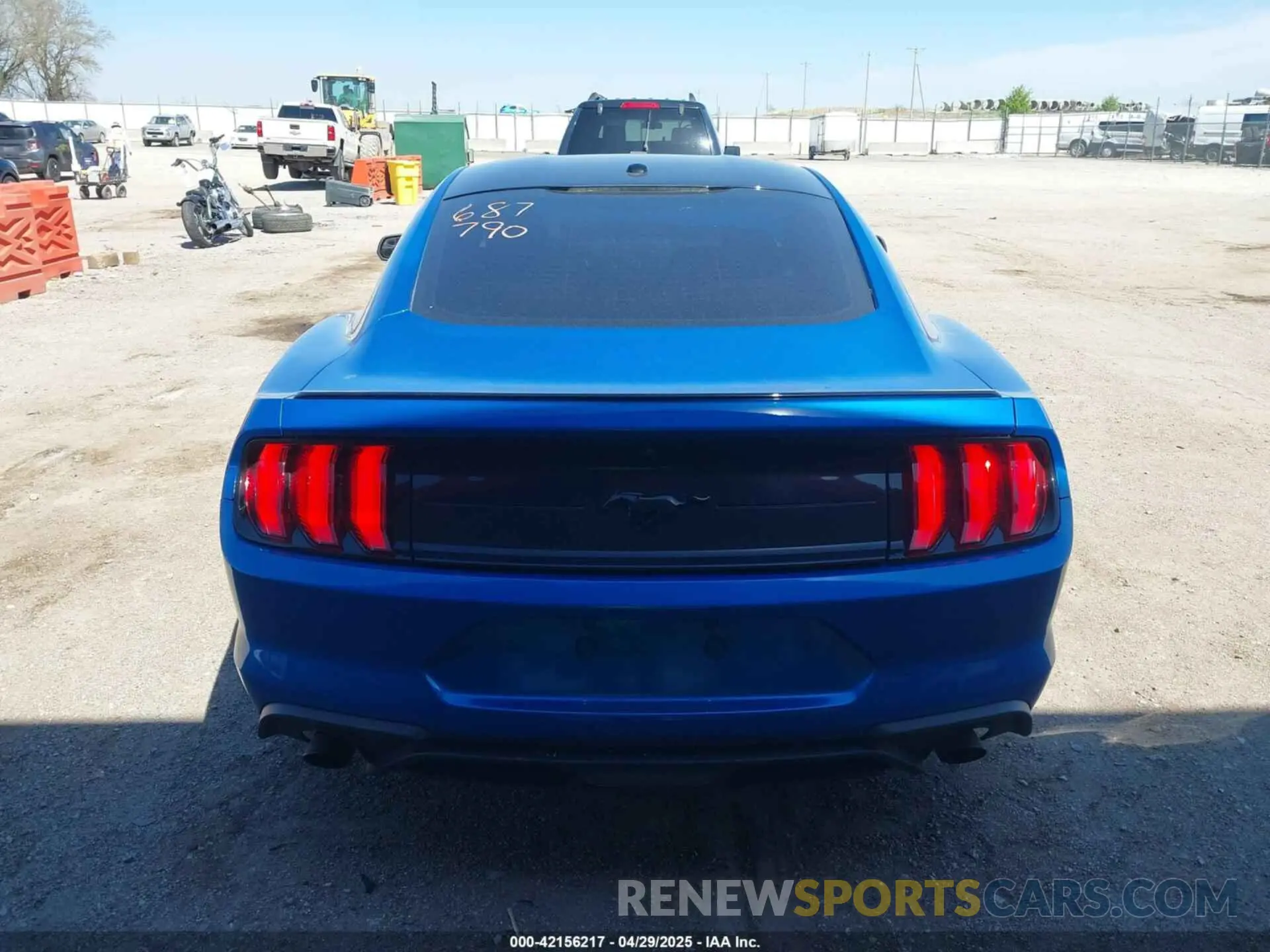 16 Photograph of a damaged car 1FA6P8TH2K5134462 FORD MUSTANG 2019