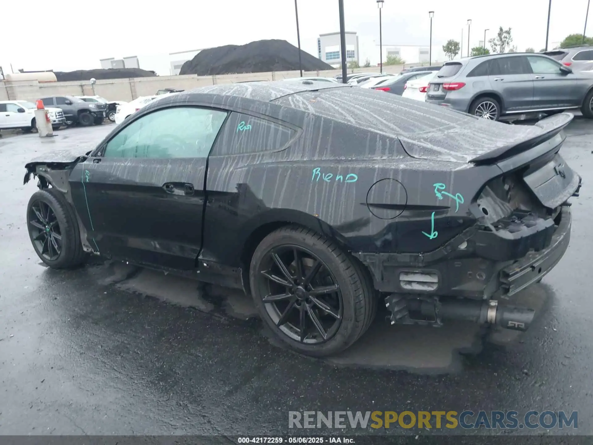 15 Photograph of a damaged car 1FA6P8TH2K5143582 FORD MUSTANG 2019