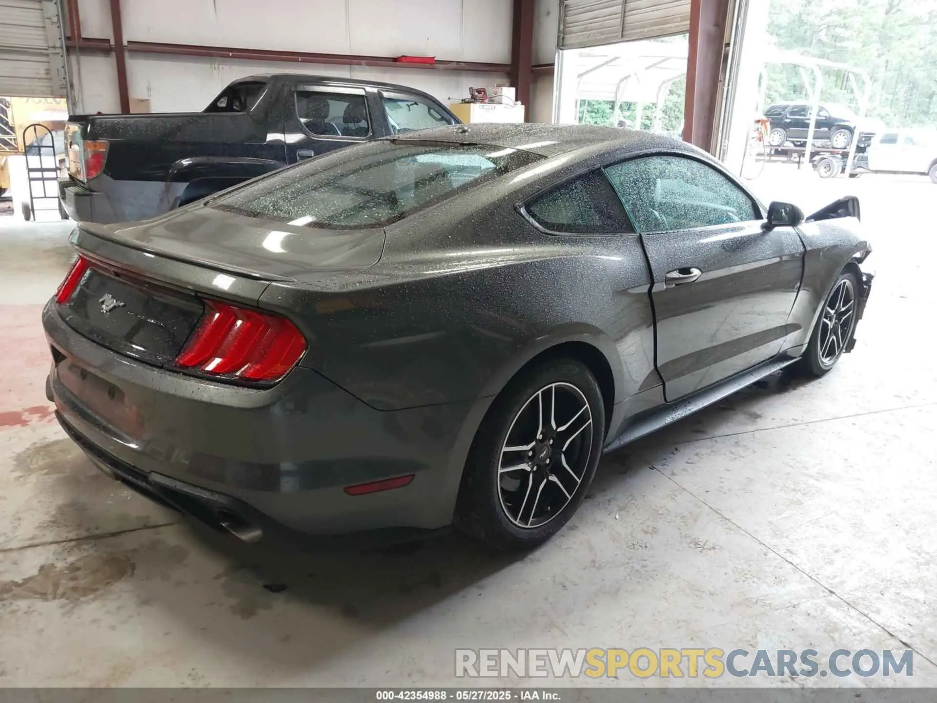 4 Photograph of a damaged car 1FA6P8TH3K5172072 FORD MUSTANG 2019