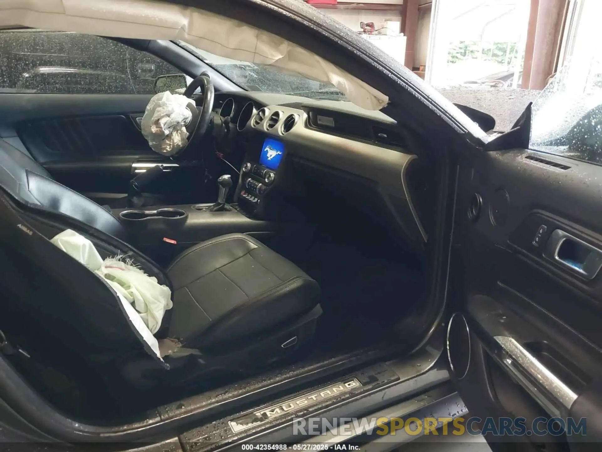 5 Photograph of a damaged car 1FA6P8TH3K5172072 FORD MUSTANG 2019