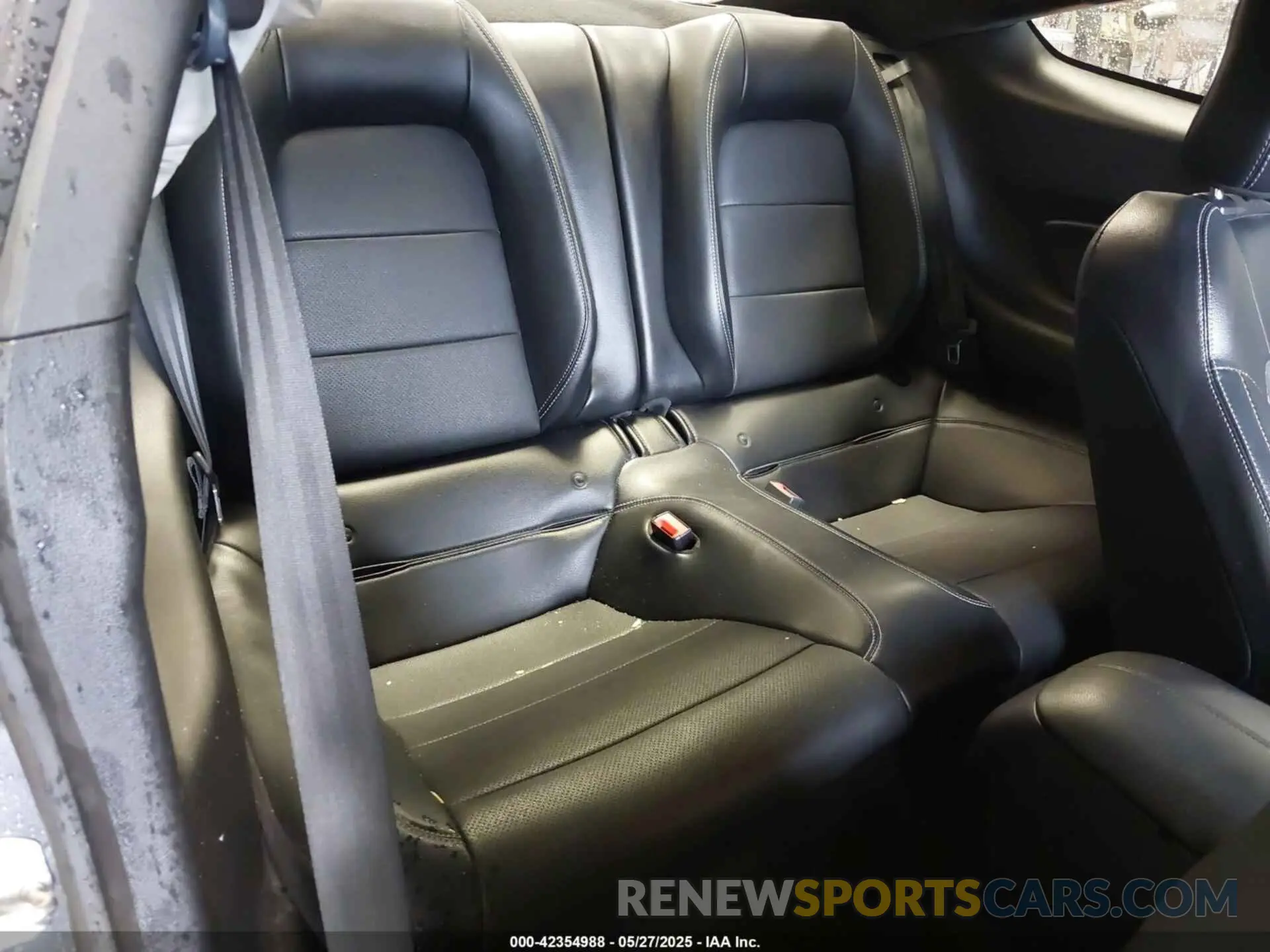 8 Photograph of a damaged car 1FA6P8TH3K5172072 FORD MUSTANG 2019