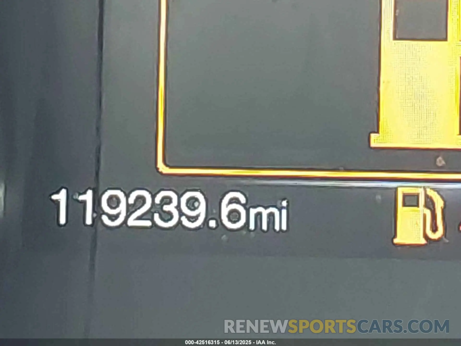 15 Photograph of a damaged car 1FA6P8TH3K5174131 FORD MUSTANG 2019