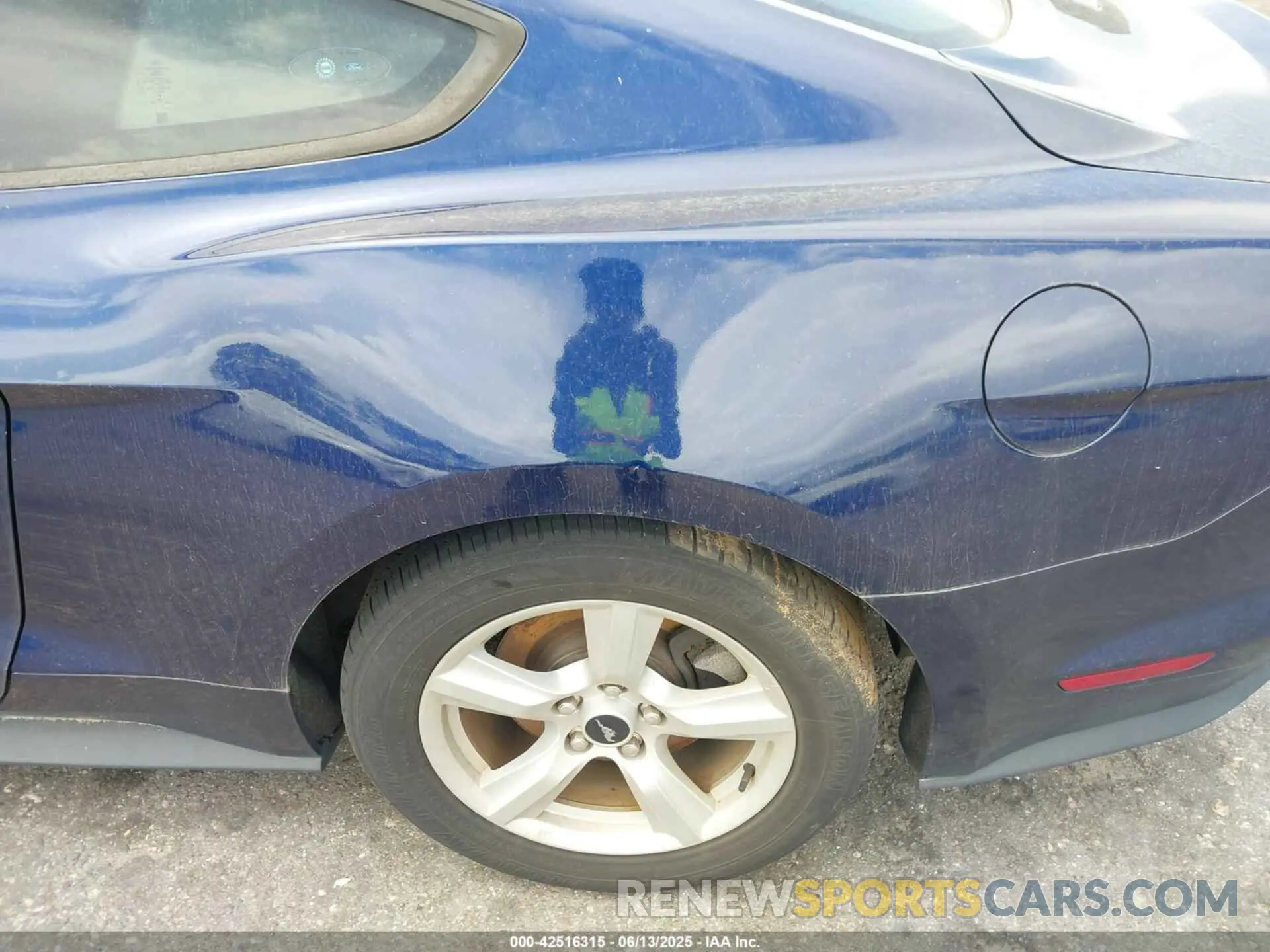 20 Photograph of a damaged car 1FA6P8TH3K5174131 FORD MUSTANG 2019