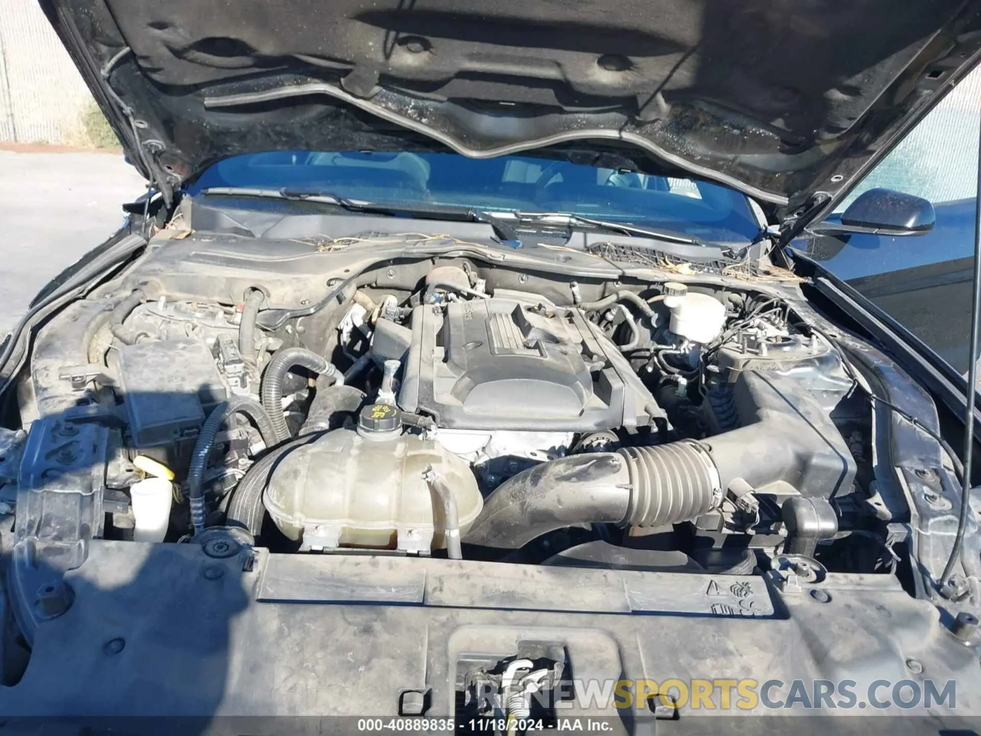 10 Photograph of a damaged car 1FA6P8TH3K5185937 FORD MUSTANG 2019