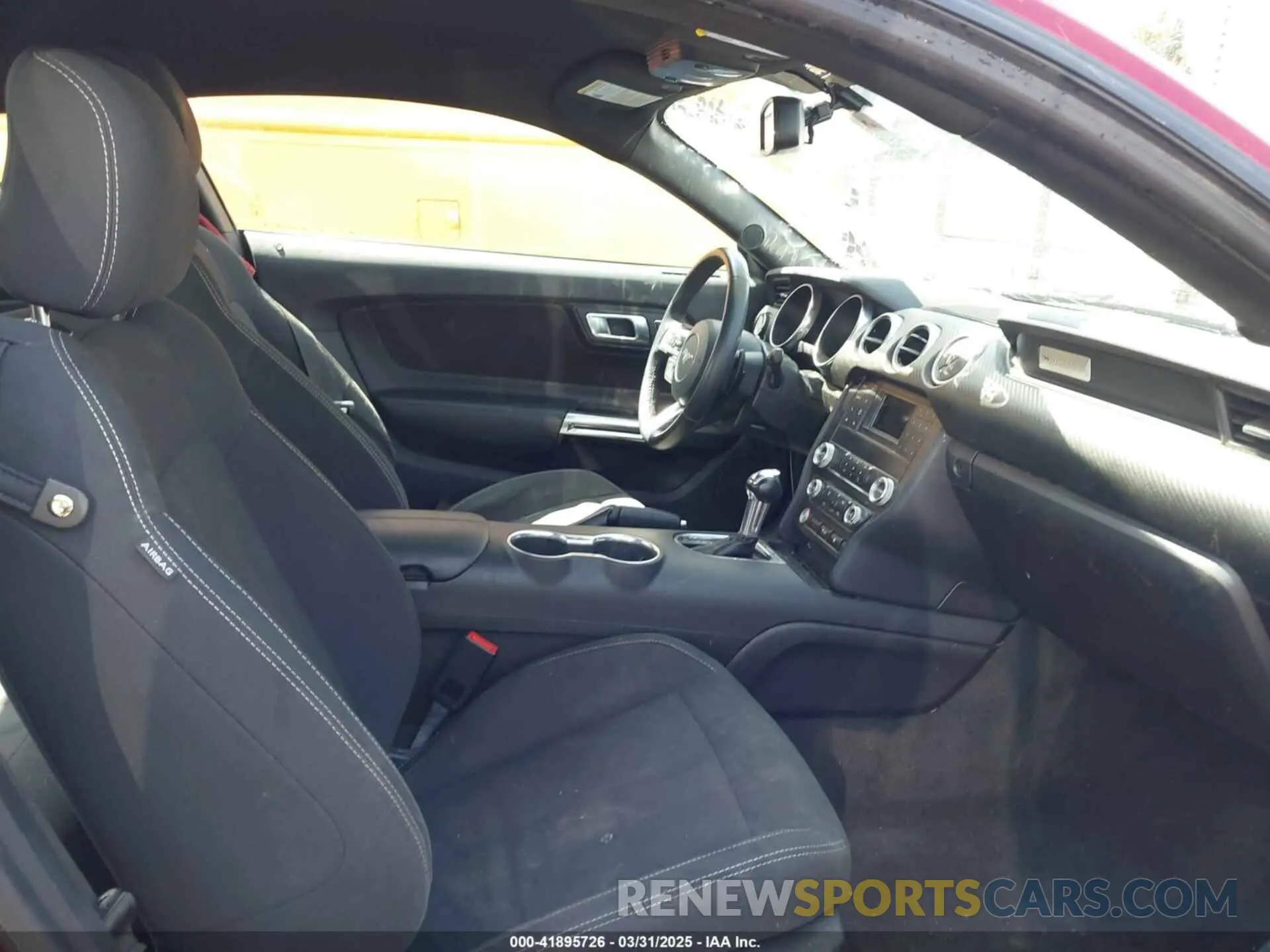 5 Photograph of a damaged car 1FA6P8TH4K5106131 FORD MUSTANG 2019
