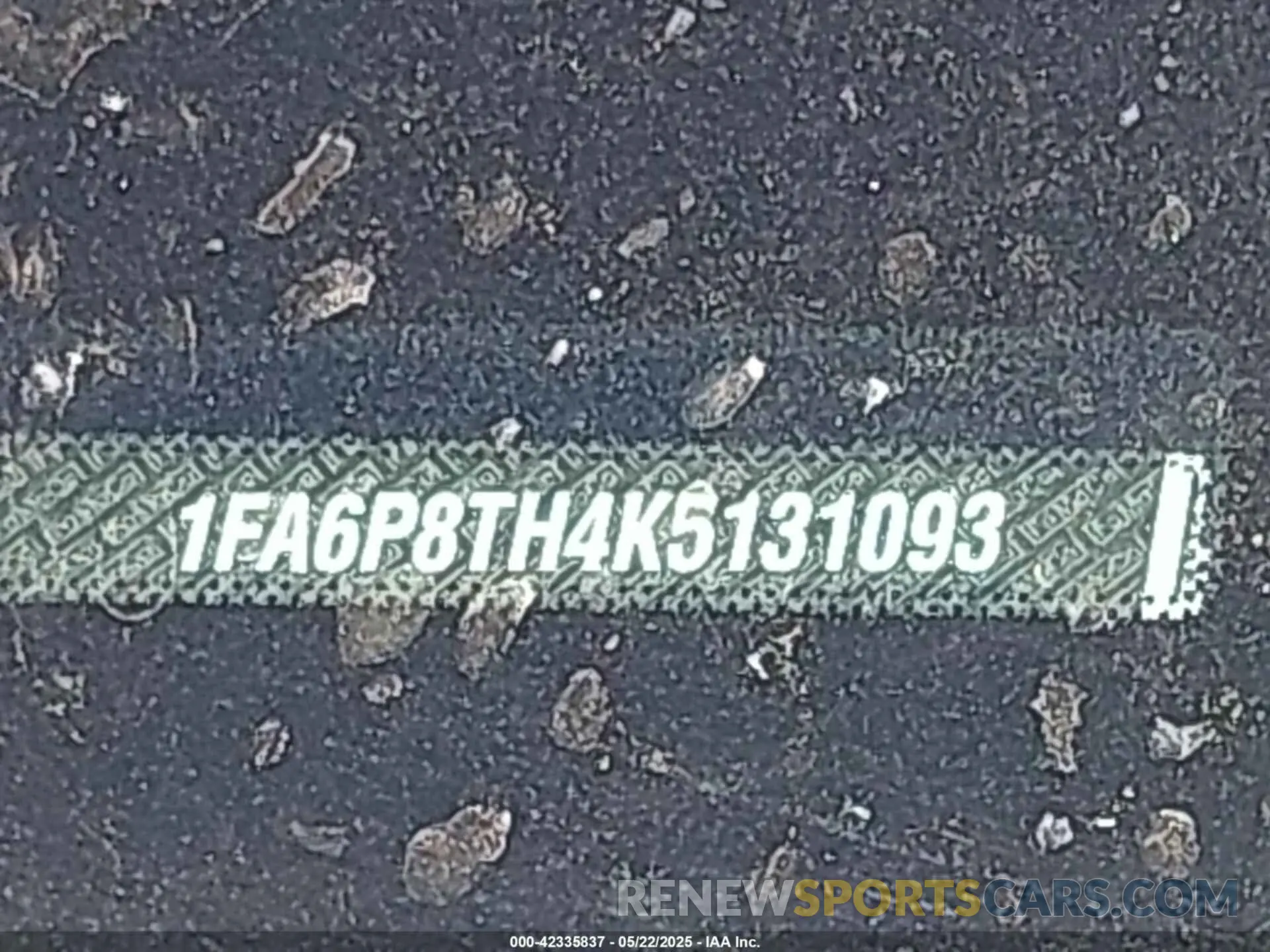 9 Photograph of a damaged car 1FA6P8TH4K5131093 FORD MUSTANG 2019