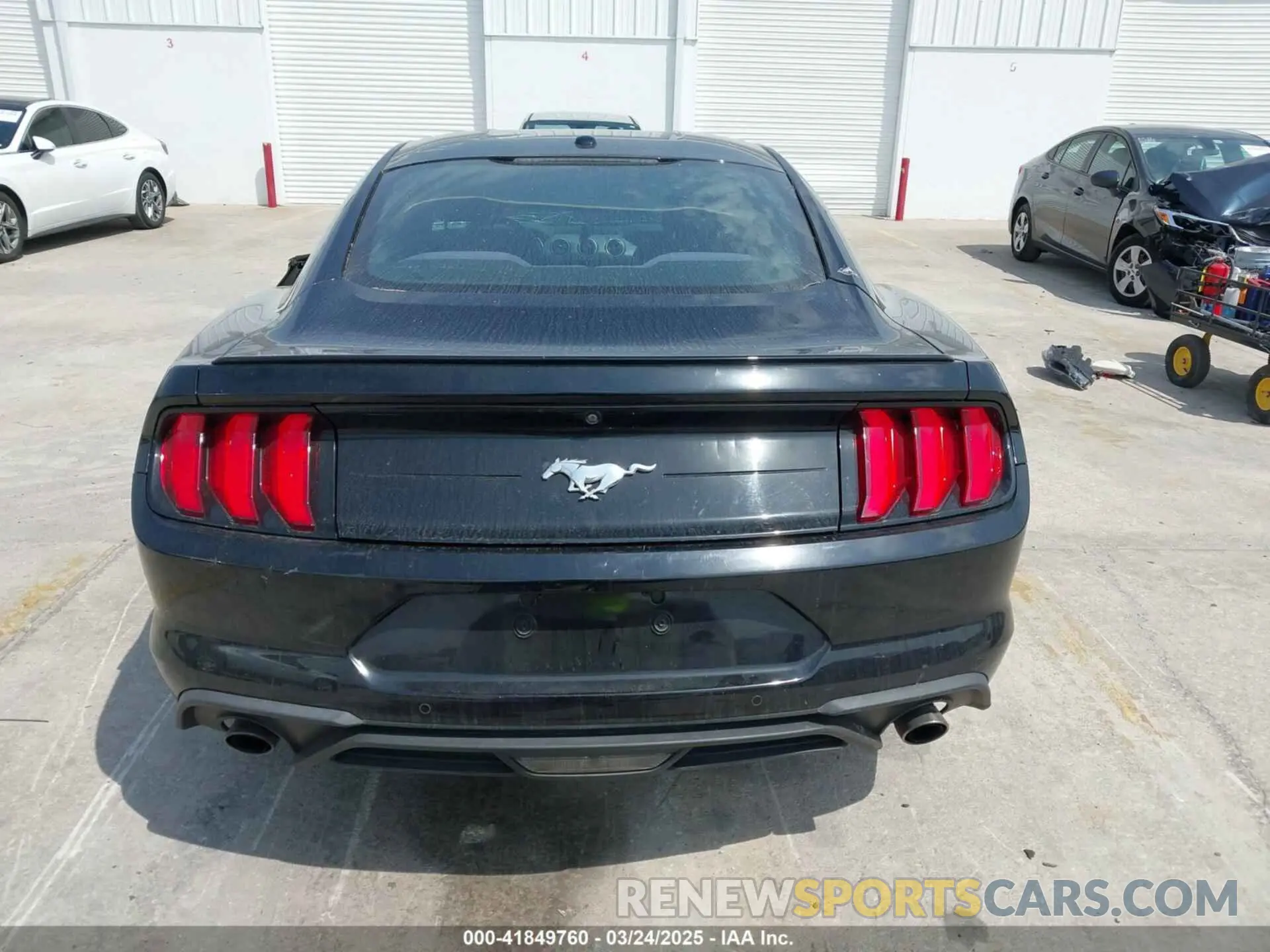 17 Photograph of a damaged car 1FA6P8TH4K5146998 FORD MUSTANG 2019