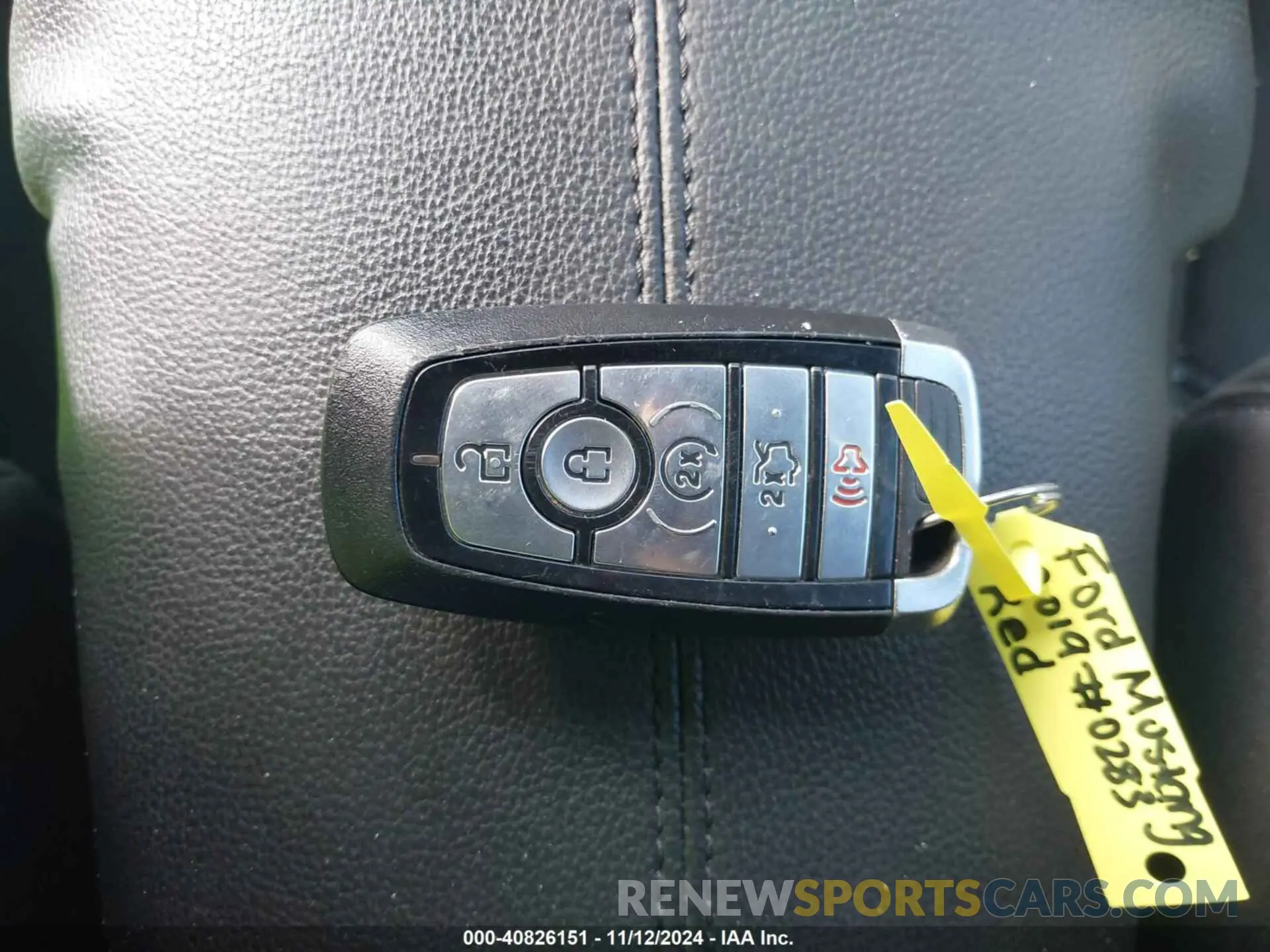 11 Photograph of a damaged car 1FA6P8TH4K5200283 FORD MUSTANG 2019