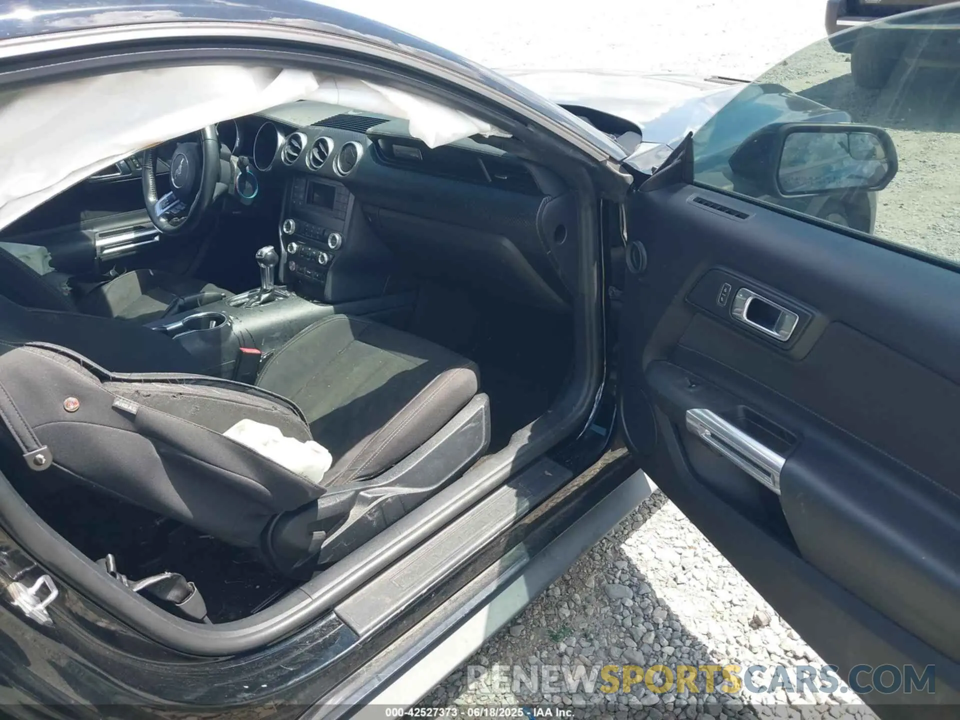 5 Photograph of a damaged car 1FA6P8TH5K5105652 FORD MUSTANG 2019