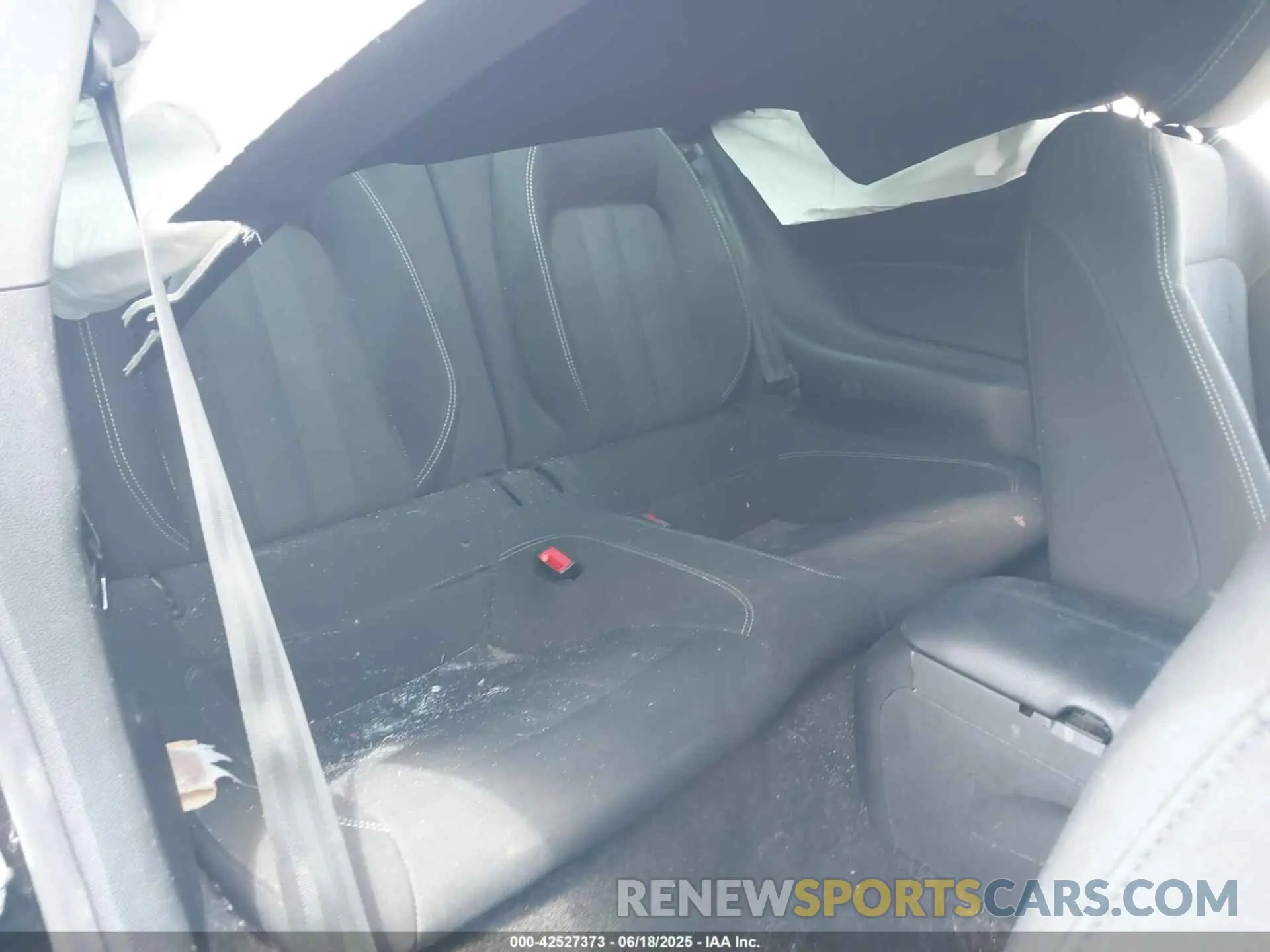 8 Photograph of a damaged car 1FA6P8TH5K5105652 FORD MUSTANG 2019