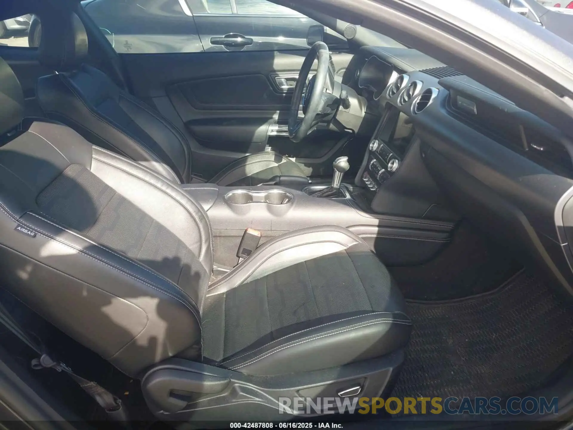 5 Photograph of a damaged car 1FA6P8TH5K5116389 FORD MUSTANG 2019