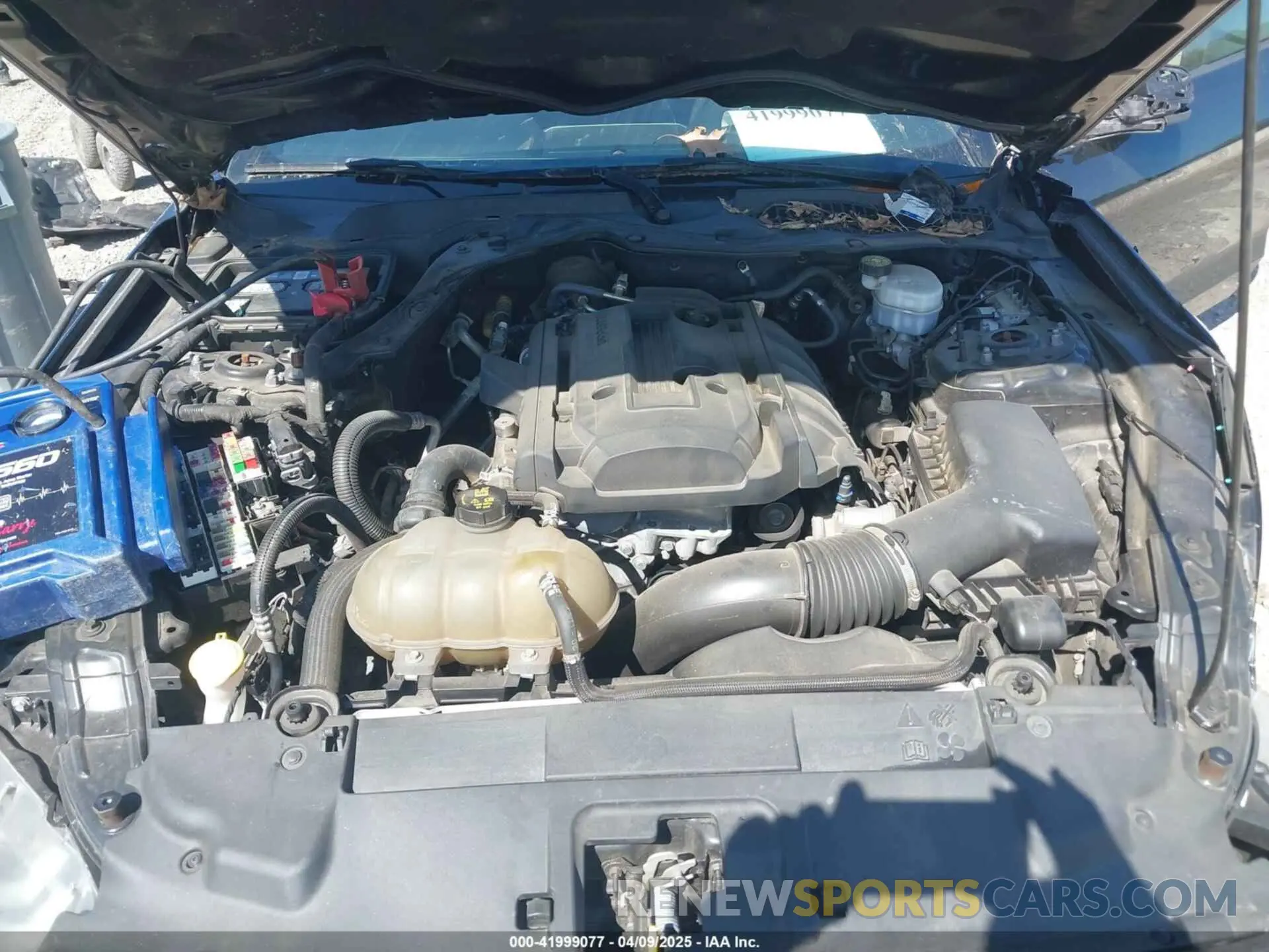 10 Photograph of a damaged car 1FA6P8TH5K5185938 FORD MUSTANG 2019