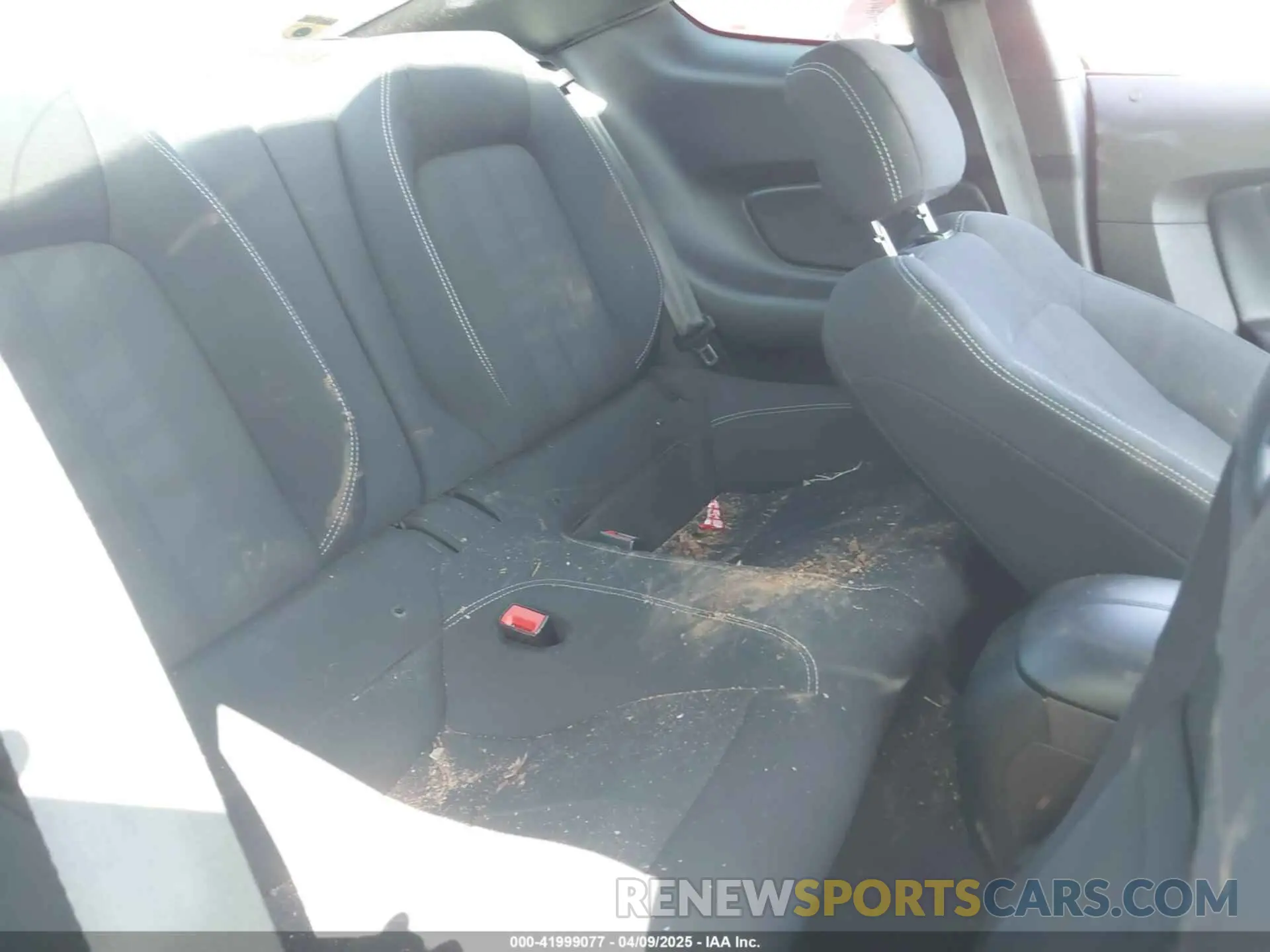 8 Photograph of a damaged car 1FA6P8TH5K5185938 FORD MUSTANG 2019