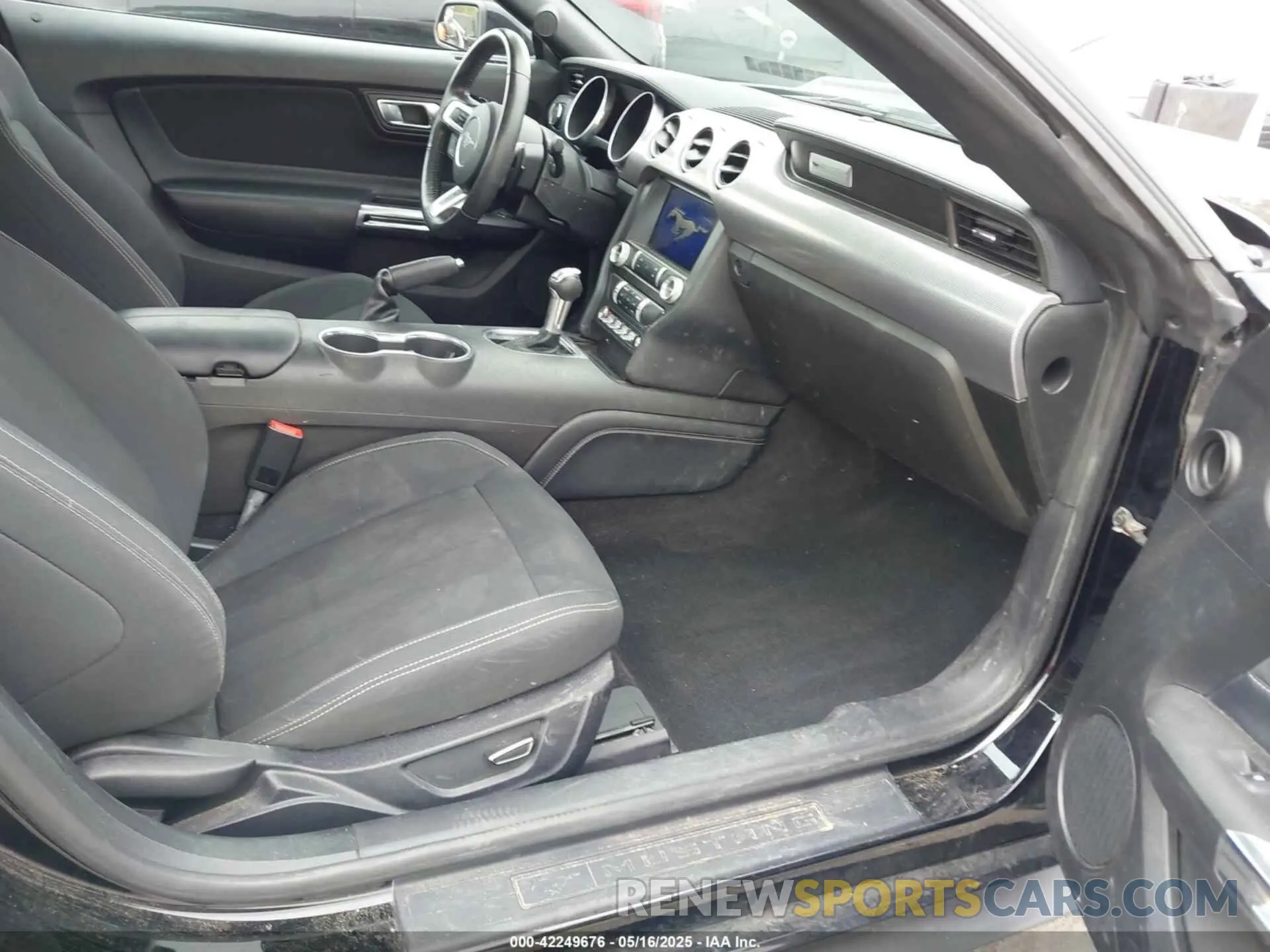 5 Photograph of a damaged car 1FA6P8TH5K5196535 FORD MUSTANG 2019