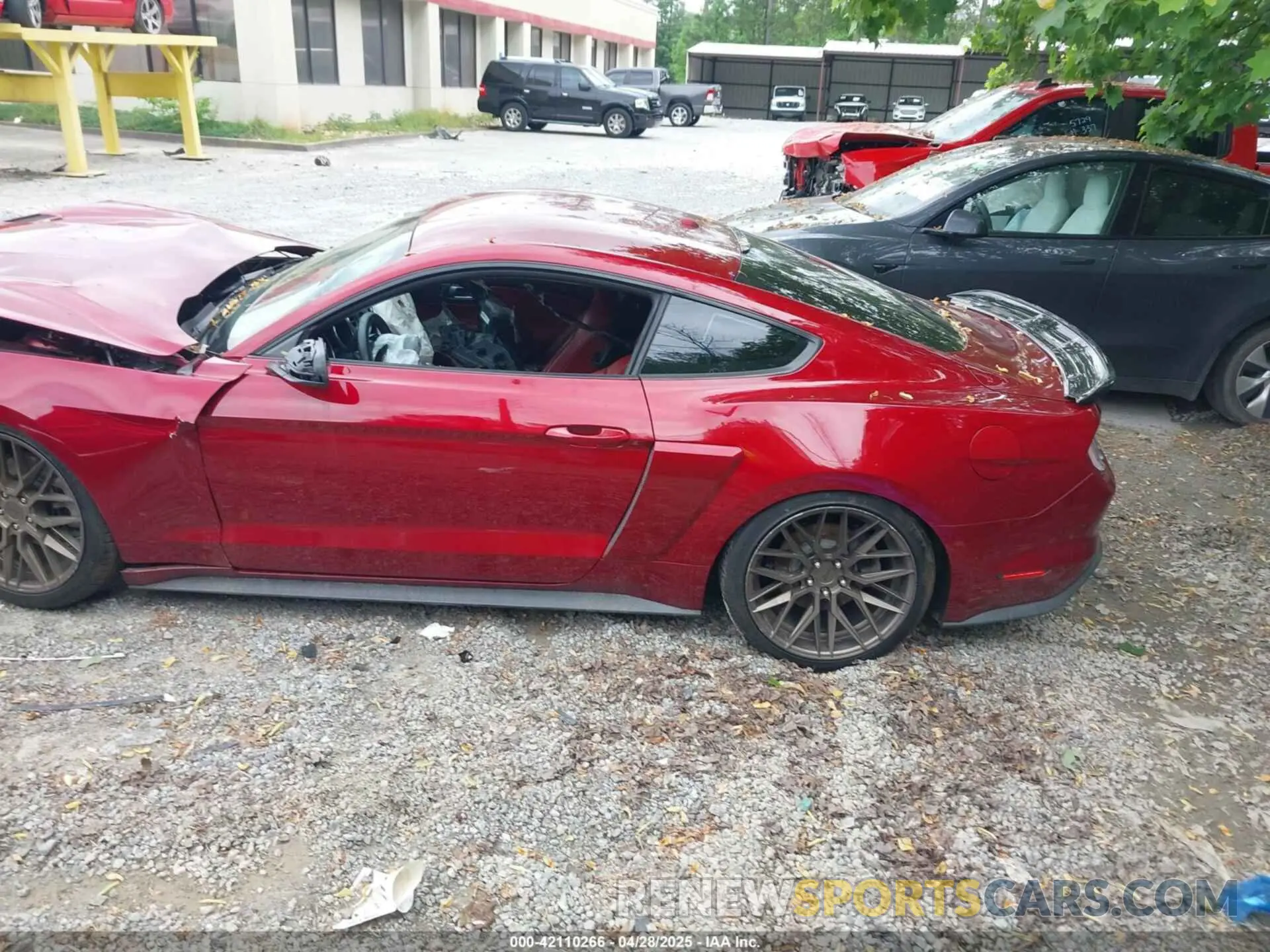 3 Photograph of a damaged car 1FA6P8TH6K5106342 FORD MUSTANG 2019