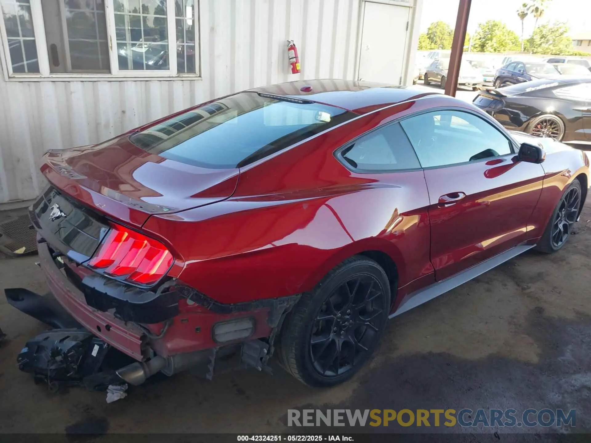 4 Photograph of a damaged car 1FA6P8TH6K5186130 FORD MUSTANG 2019