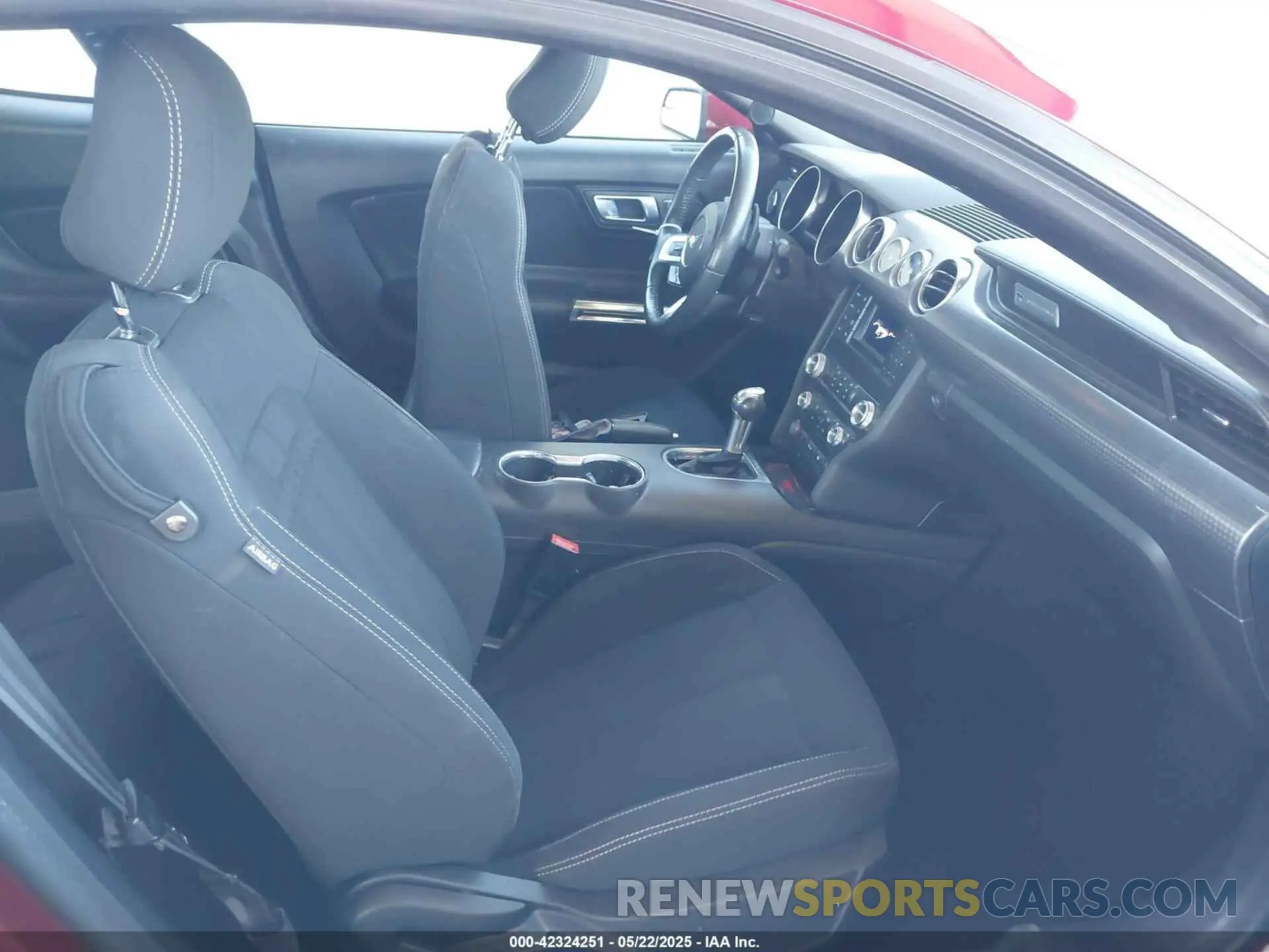 5 Photograph of a damaged car 1FA6P8TH6K5186130 FORD MUSTANG 2019