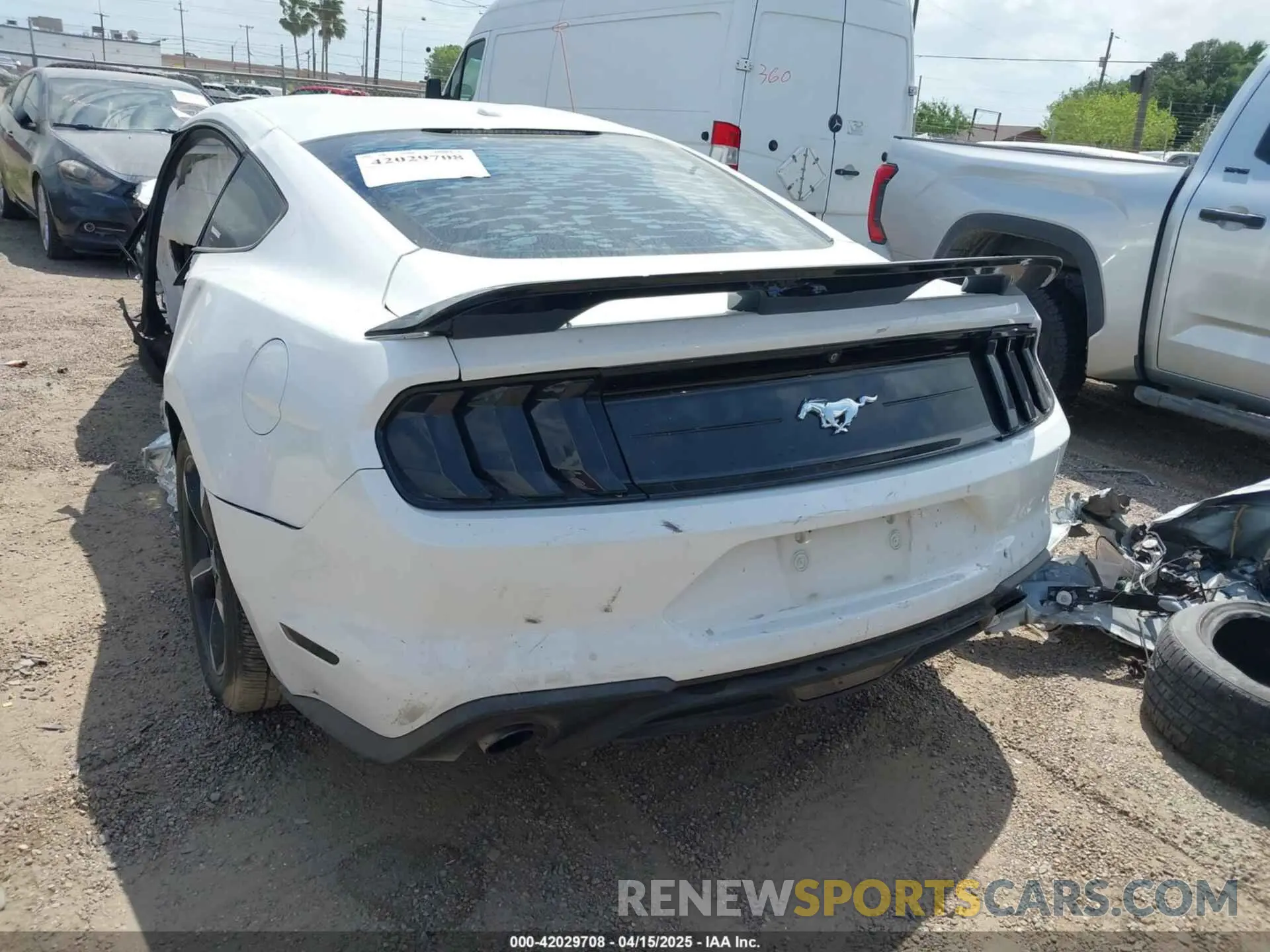 3 Photograph of a damaged car 1FA6P8TH6K5201807 FORD MUSTANG 2019
