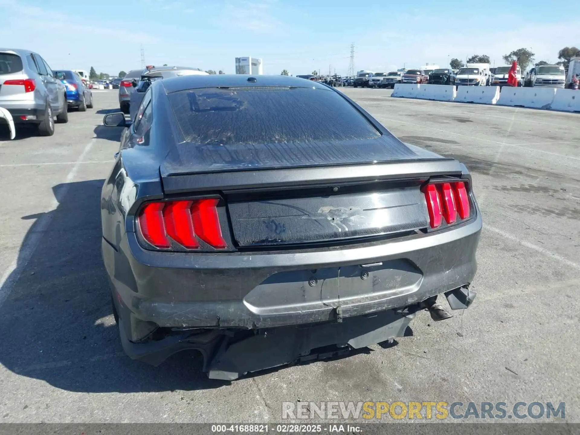 16 Photograph of a damaged car 1FA6P8TH8K5106195 FORD MUSTANG 2019