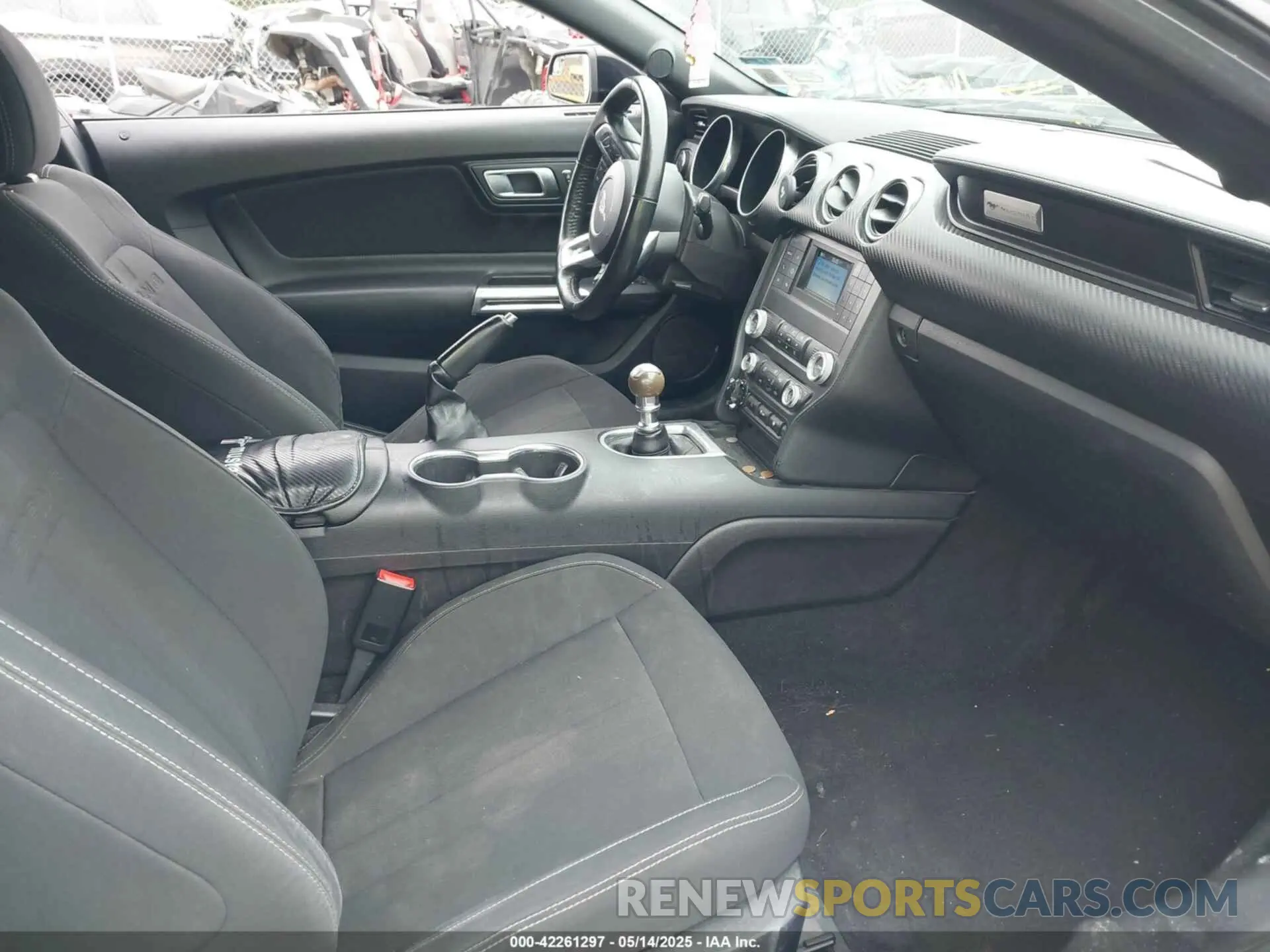 5 Photograph of a damaged car 1FA6P8TH8K5129816 FORD MUSTANG 2019