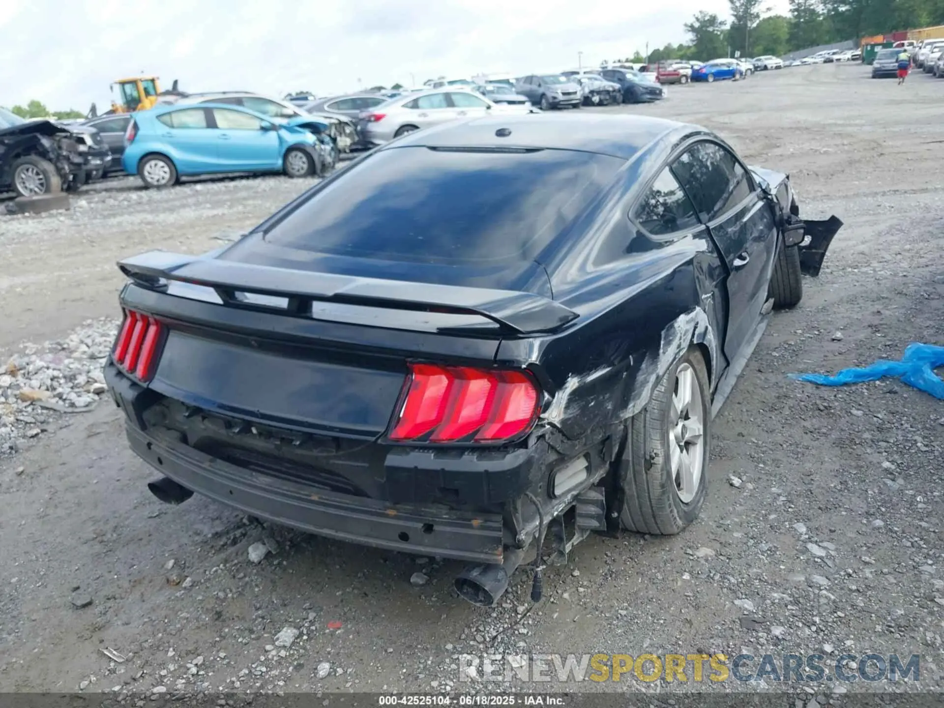 4 Photograph of a damaged car 1FA6P8TH8K5132182 FORD MUSTANG 2019