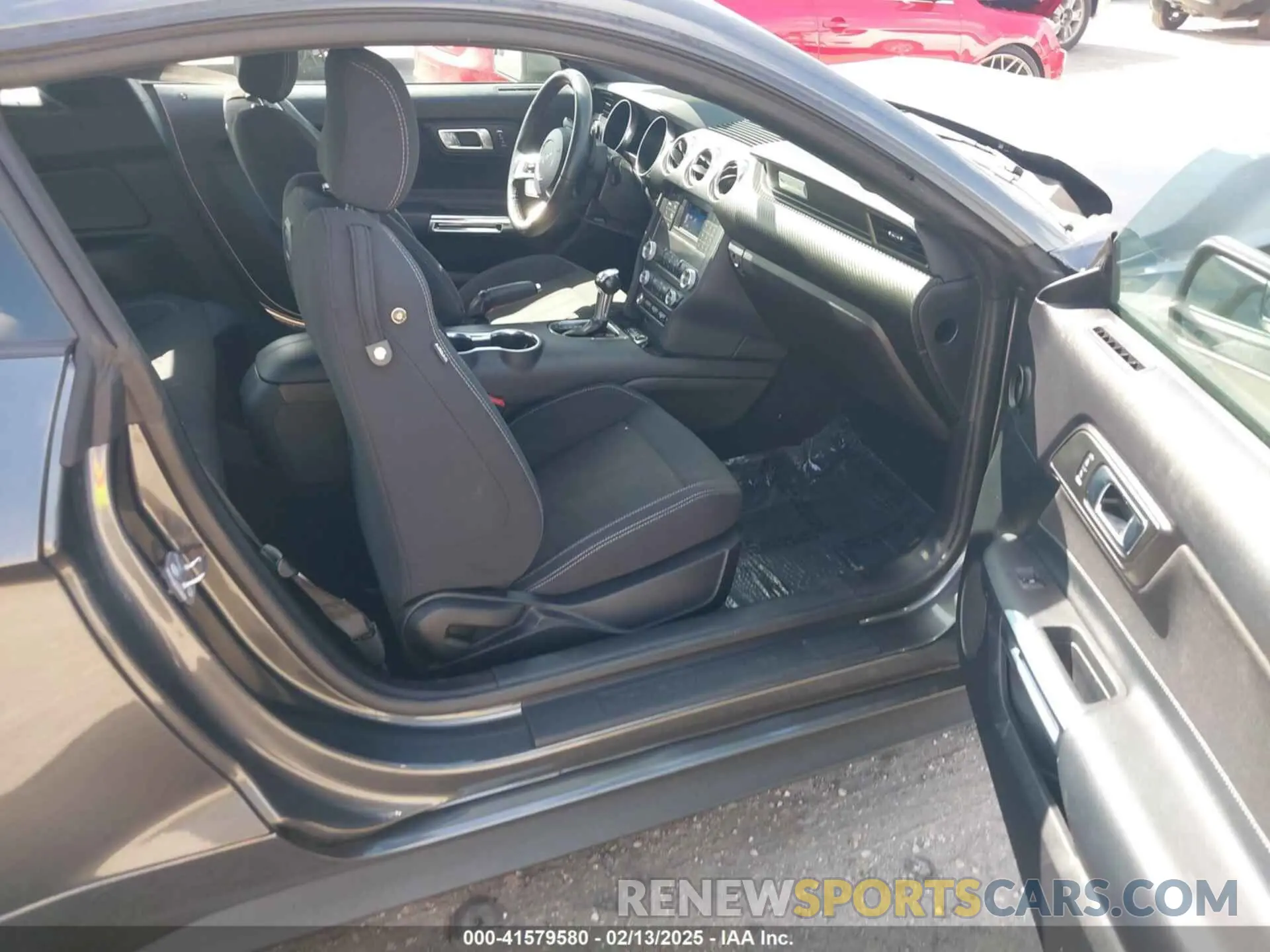 5 Photograph of a damaged car 1FA6P8TH9K5176353 FORD MUSTANG 2019