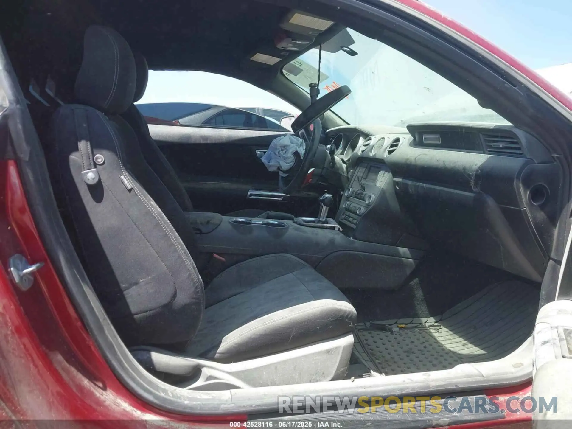 5 Photograph of a damaged car 1FA6P8THXK5118705 FORD MUSTANG 2019