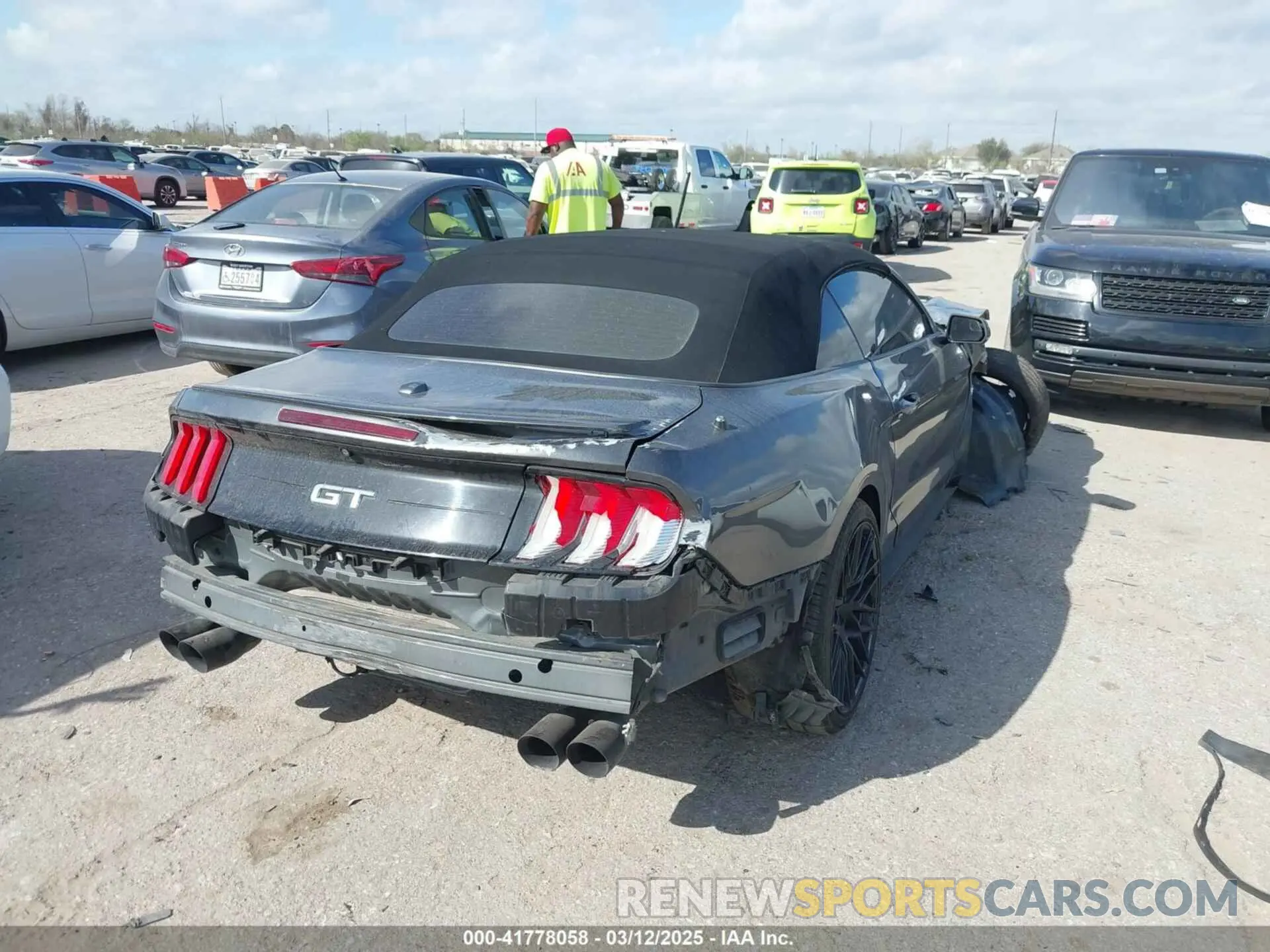 4 Photograph of a damaged car 1FATP8FF1K5126270 FORD MUSTANG 2019