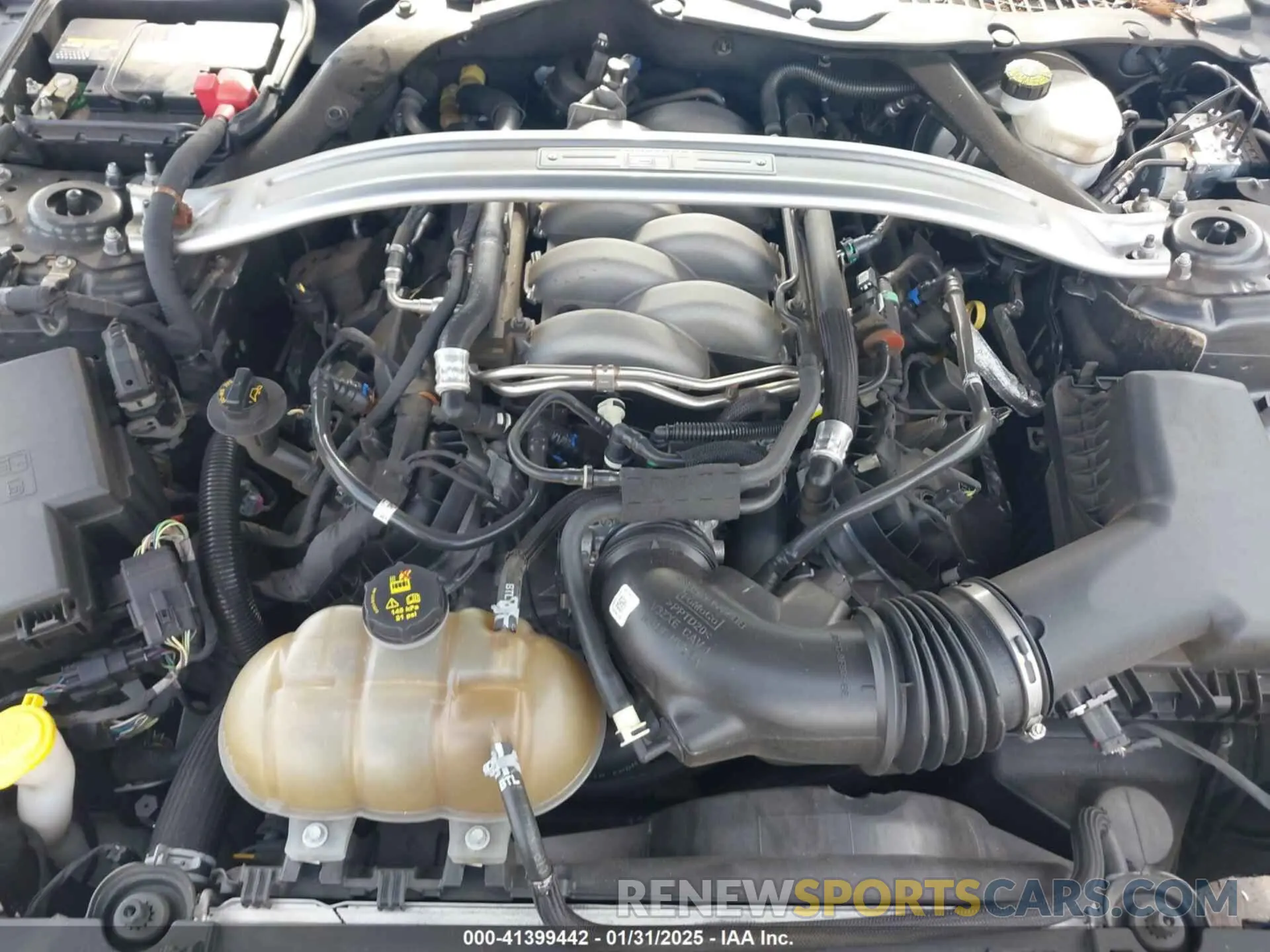 10 Photograph of a damaged car 1FATP8FF2K5140520 FORD MUSTANG 2019