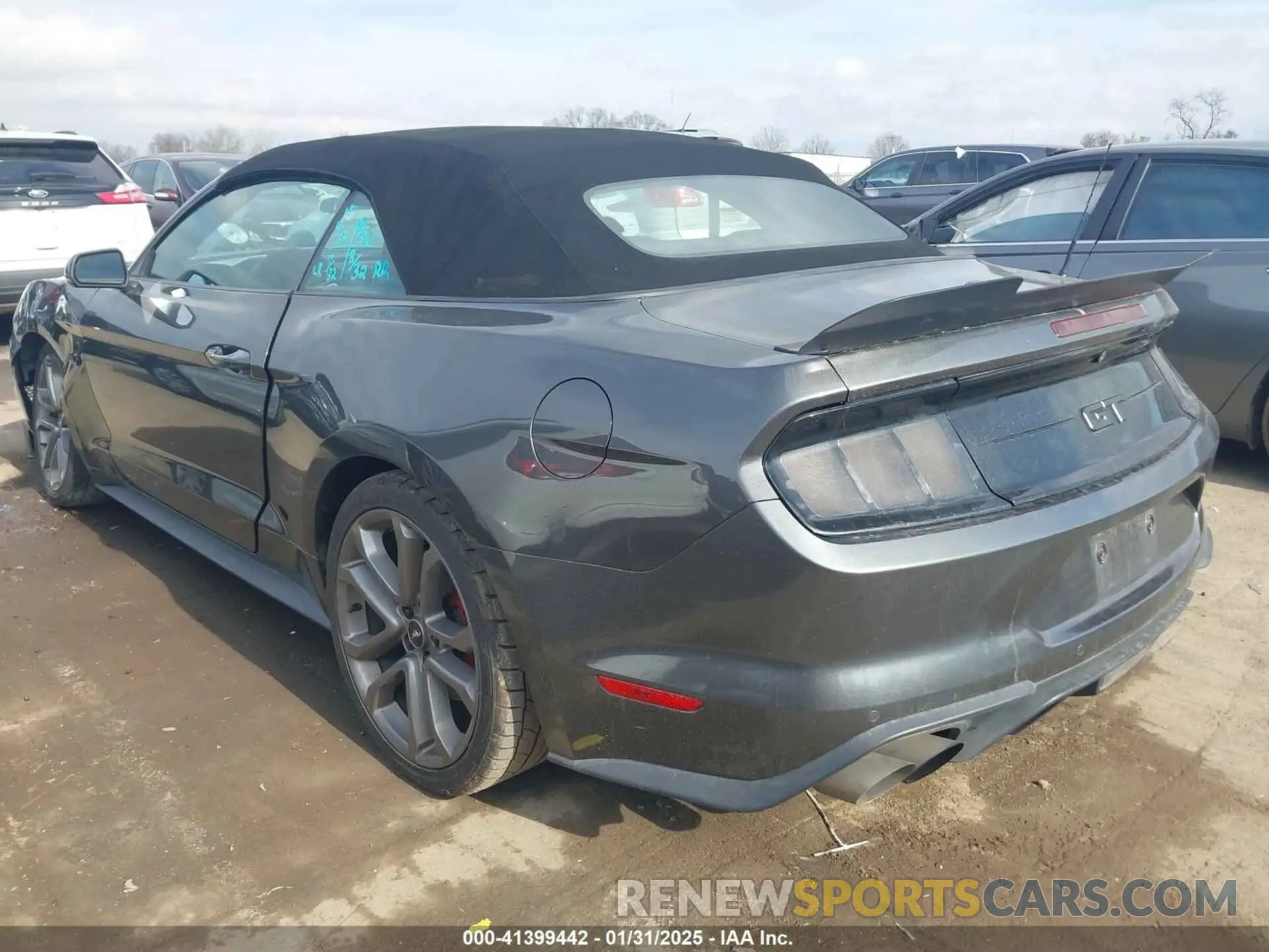 3 Photograph of a damaged car 1FATP8FF2K5140520 FORD MUSTANG 2019