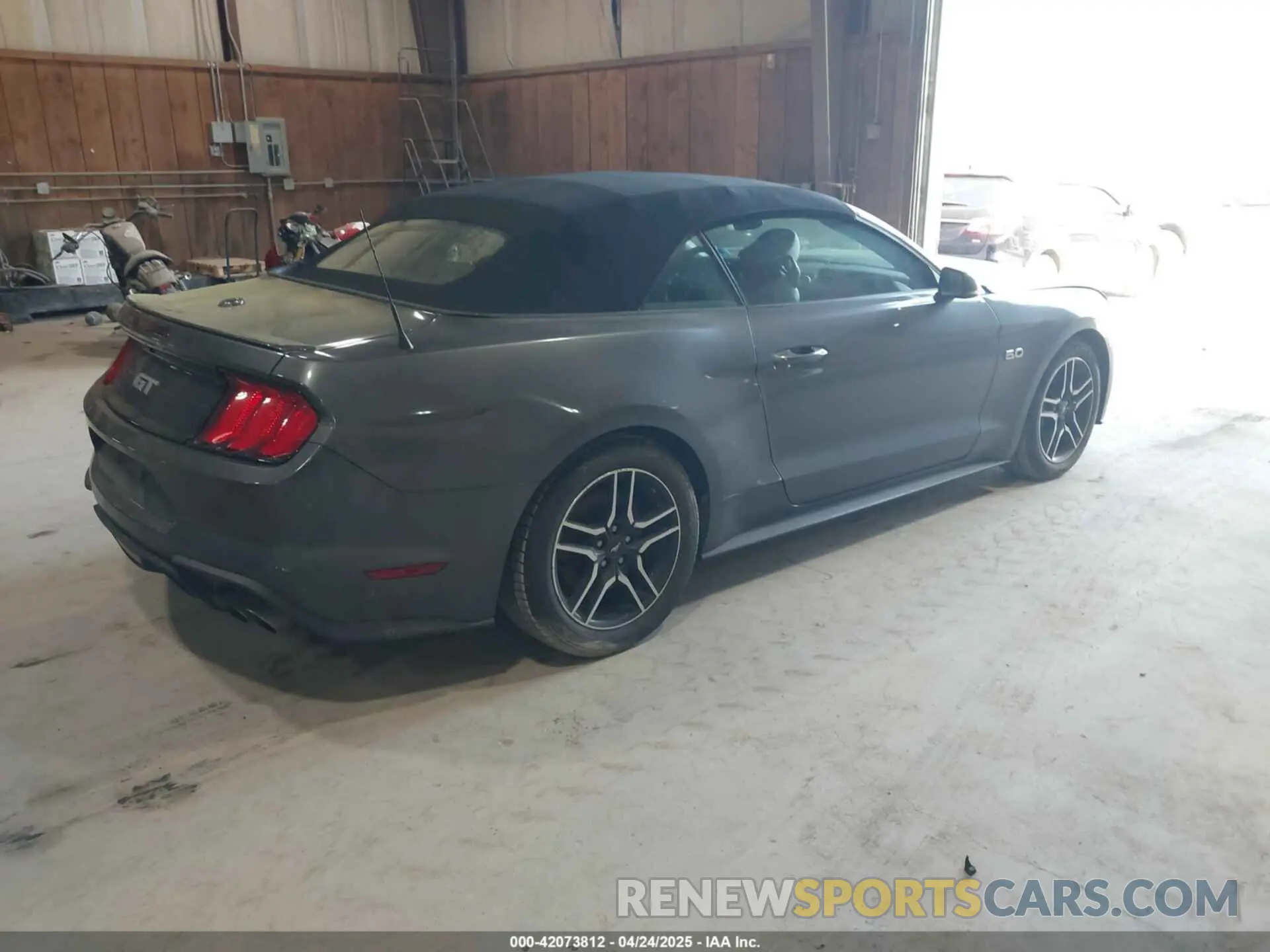 4 Photograph of a damaged car 1FATP8FF4K5171686 FORD MUSTANG 2019