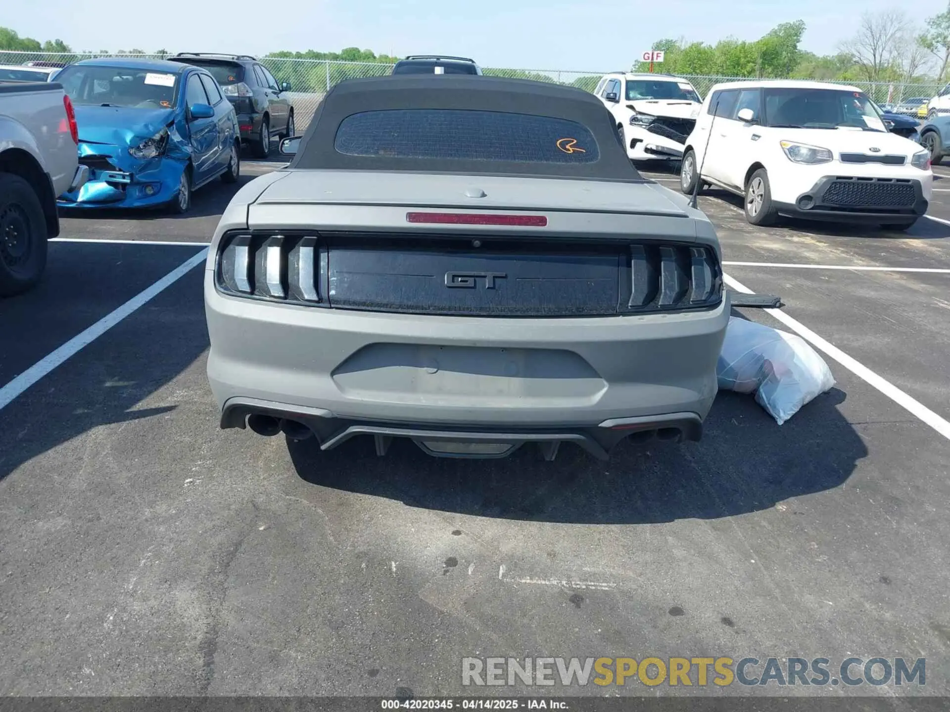 15 Photograph of a damaged car 1FATP8FF5K5182163 FORD MUSTANG 2019