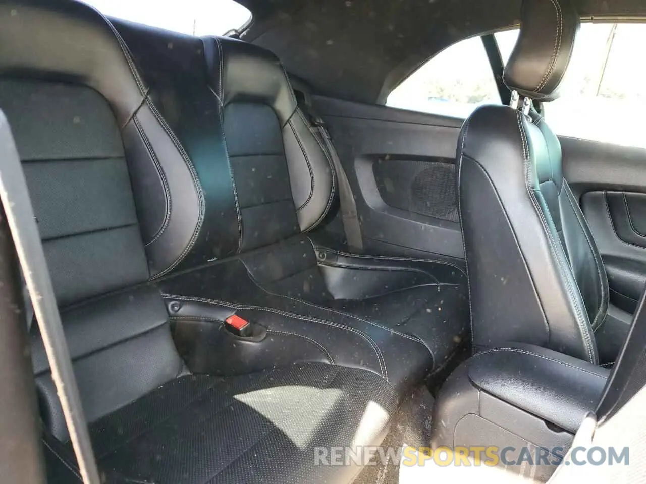 10 Photograph of a damaged car 1FATP8FF7K5179636 FORD MUSTANG 2019