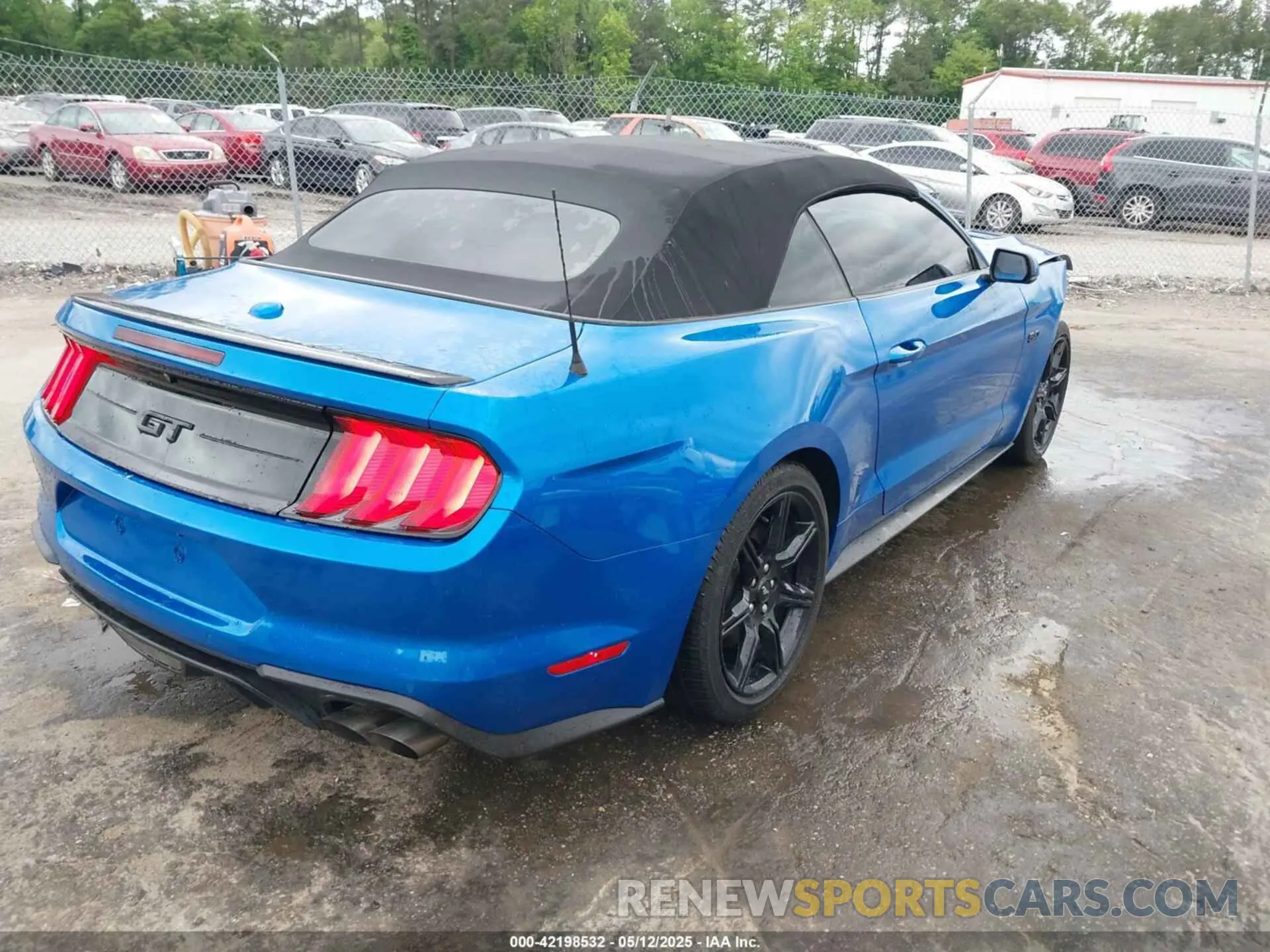 4 Photograph of a damaged car 1FATP8FF9K5204973 FORD MUSTANG 2019