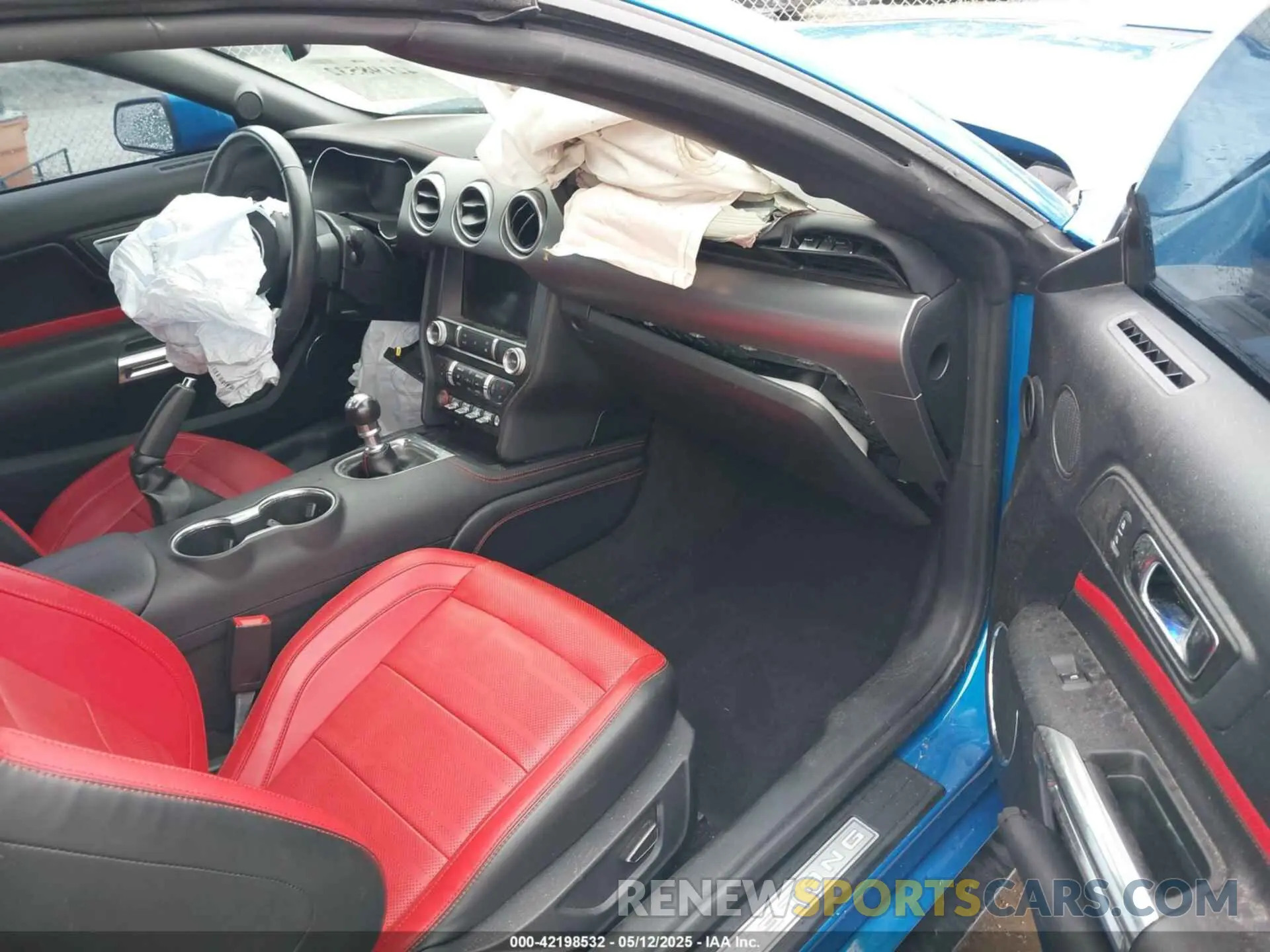 5 Photograph of a damaged car 1FATP8FF9K5204973 FORD MUSTANG 2019