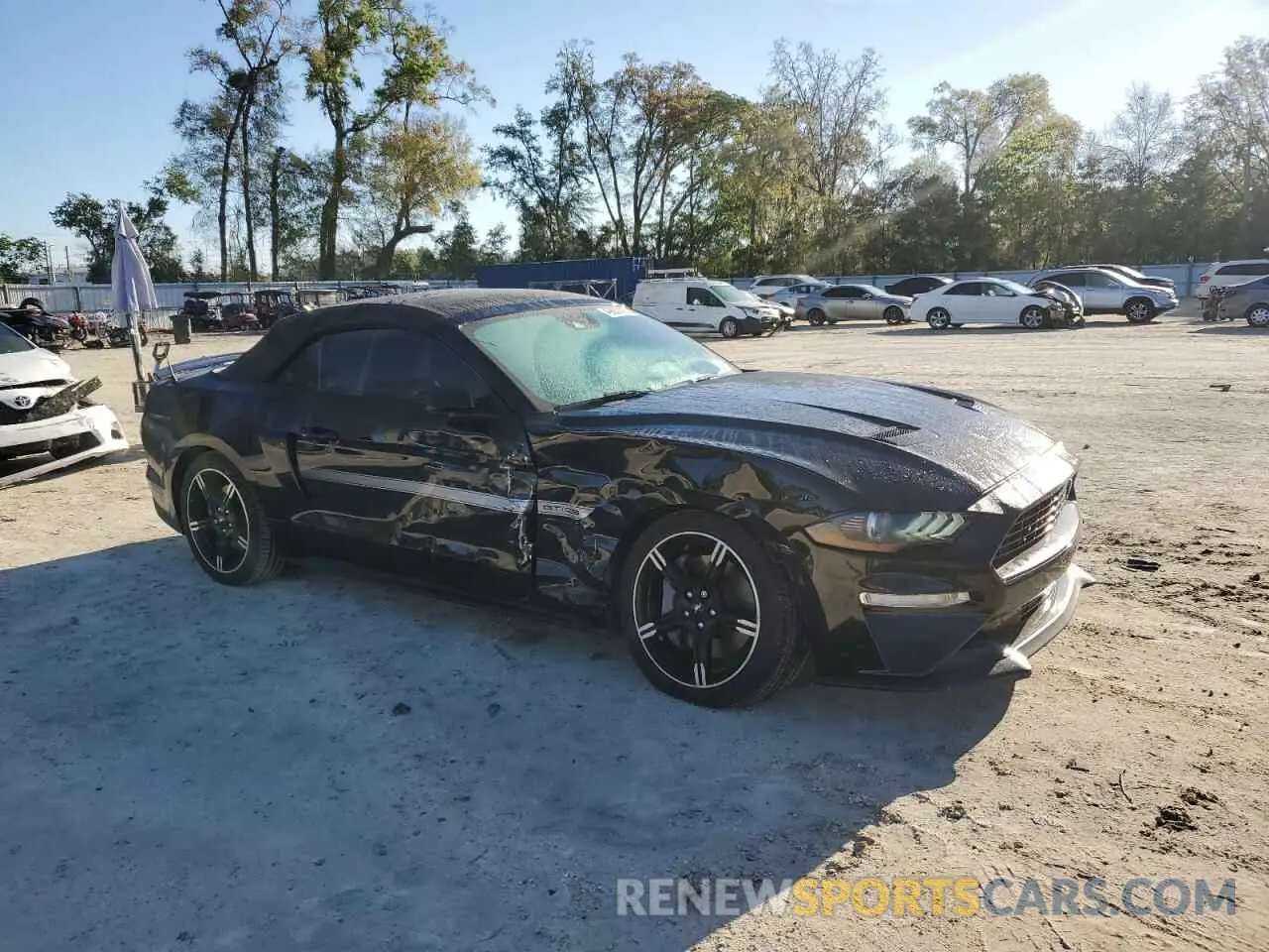 4 Photograph of a damaged car 1FATP8FFXK5162572 FORD MUSTANG 2019