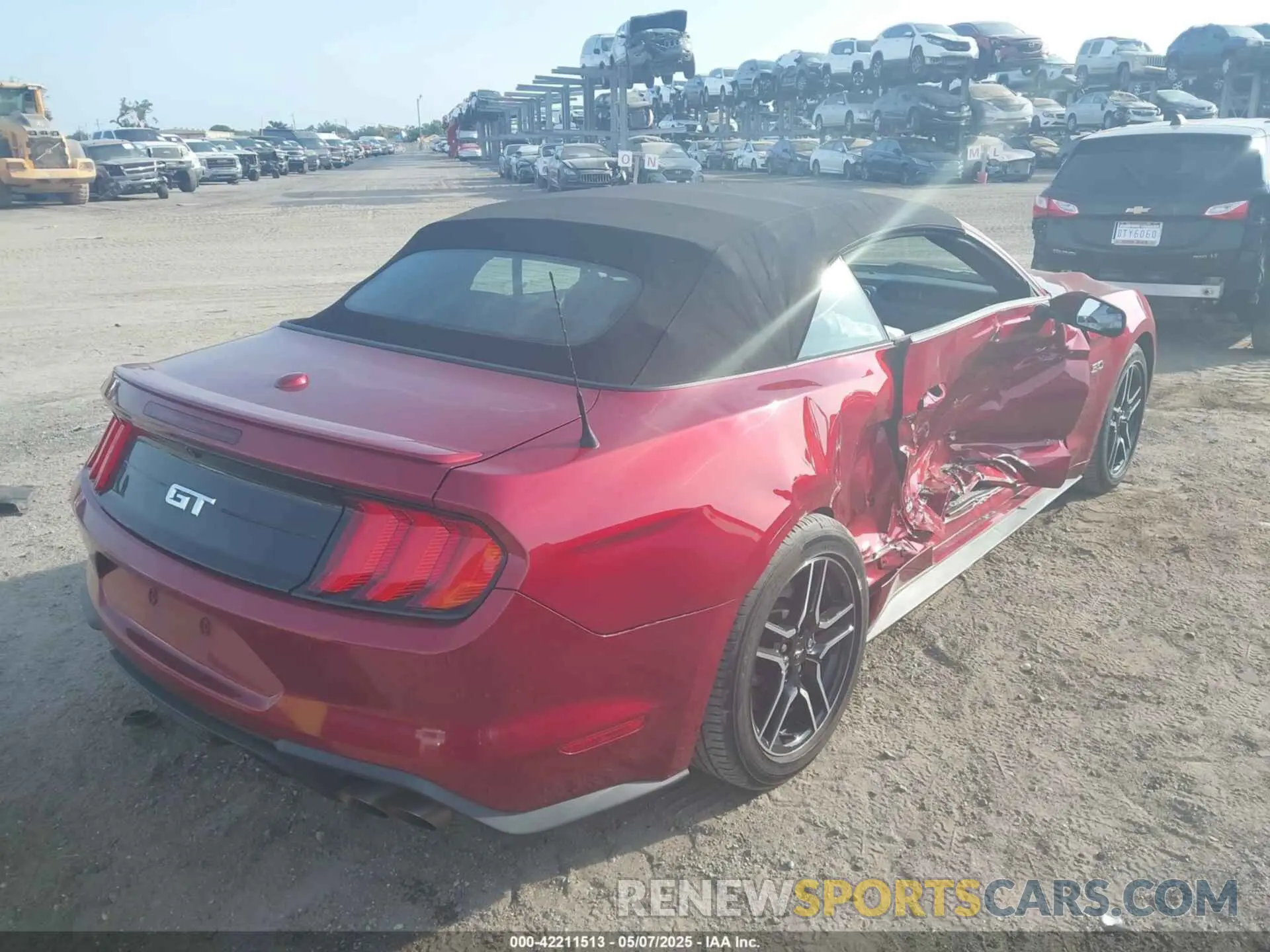 4 Photograph of a damaged car 1FATP8FFXK5171451 FORD MUSTANG 2019