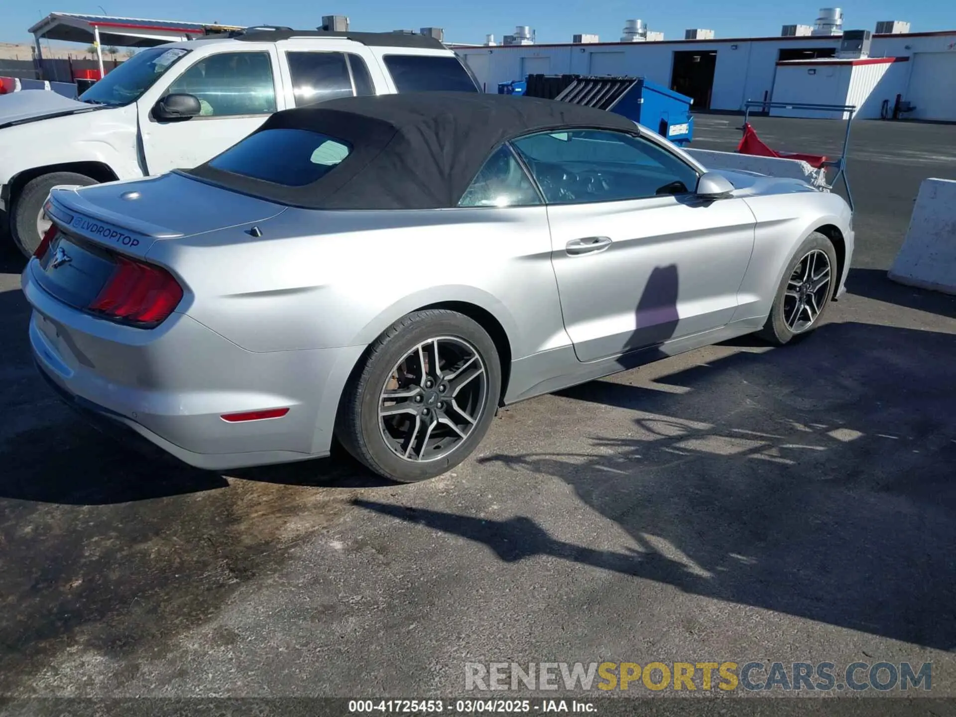 4 Photograph of a damaged car 1FATP8UH0K5148555 FORD MUSTANG 2019