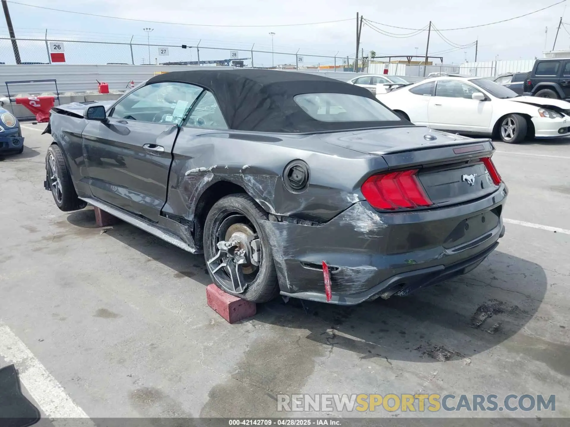 3 Photograph of a damaged car 1FATP8UH1K5161735 FORD MUSTANG 2019