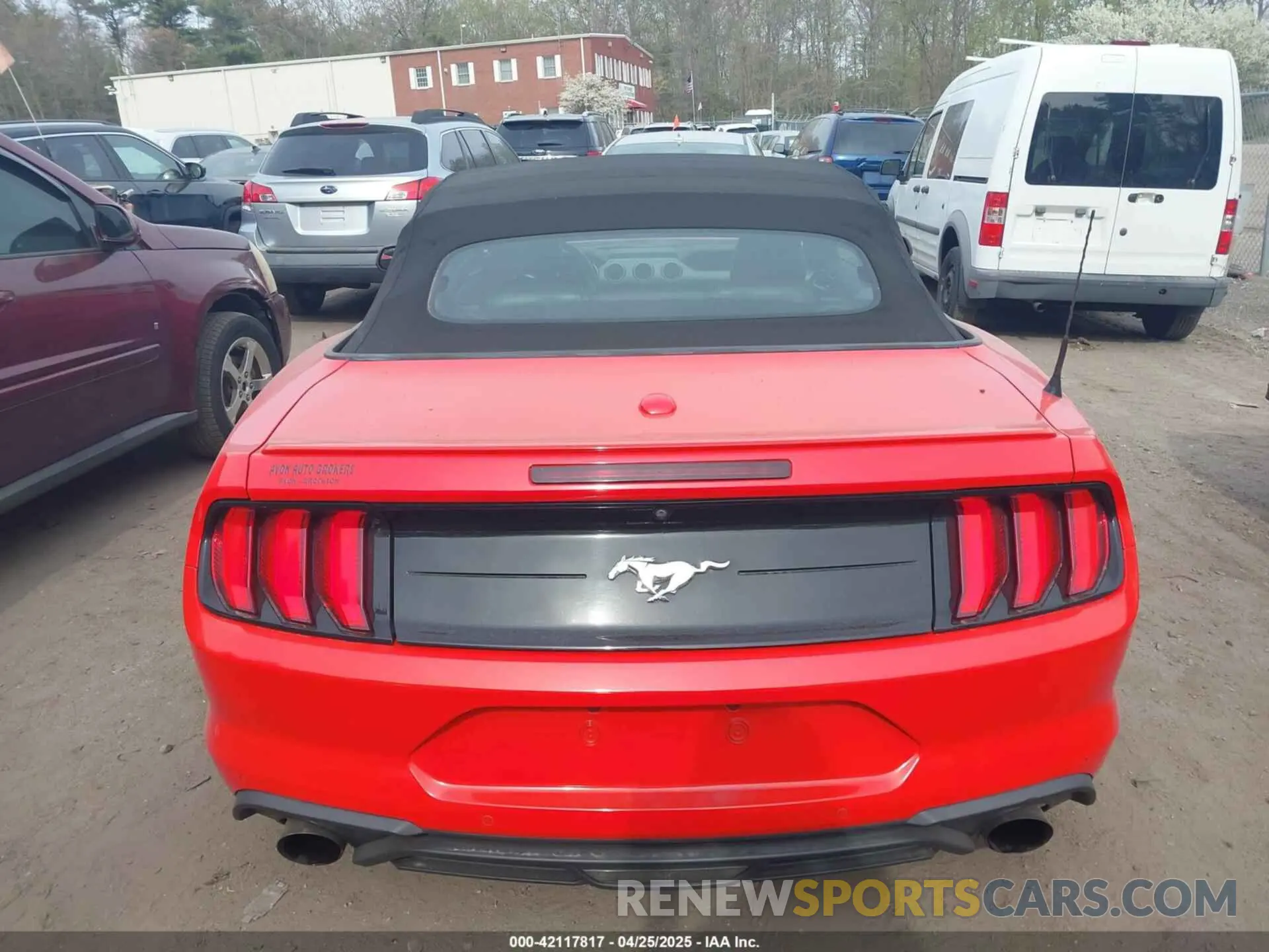 16 Photograph of a damaged car 1FATP8UH6K5138631 FORD MUSTANG 2019