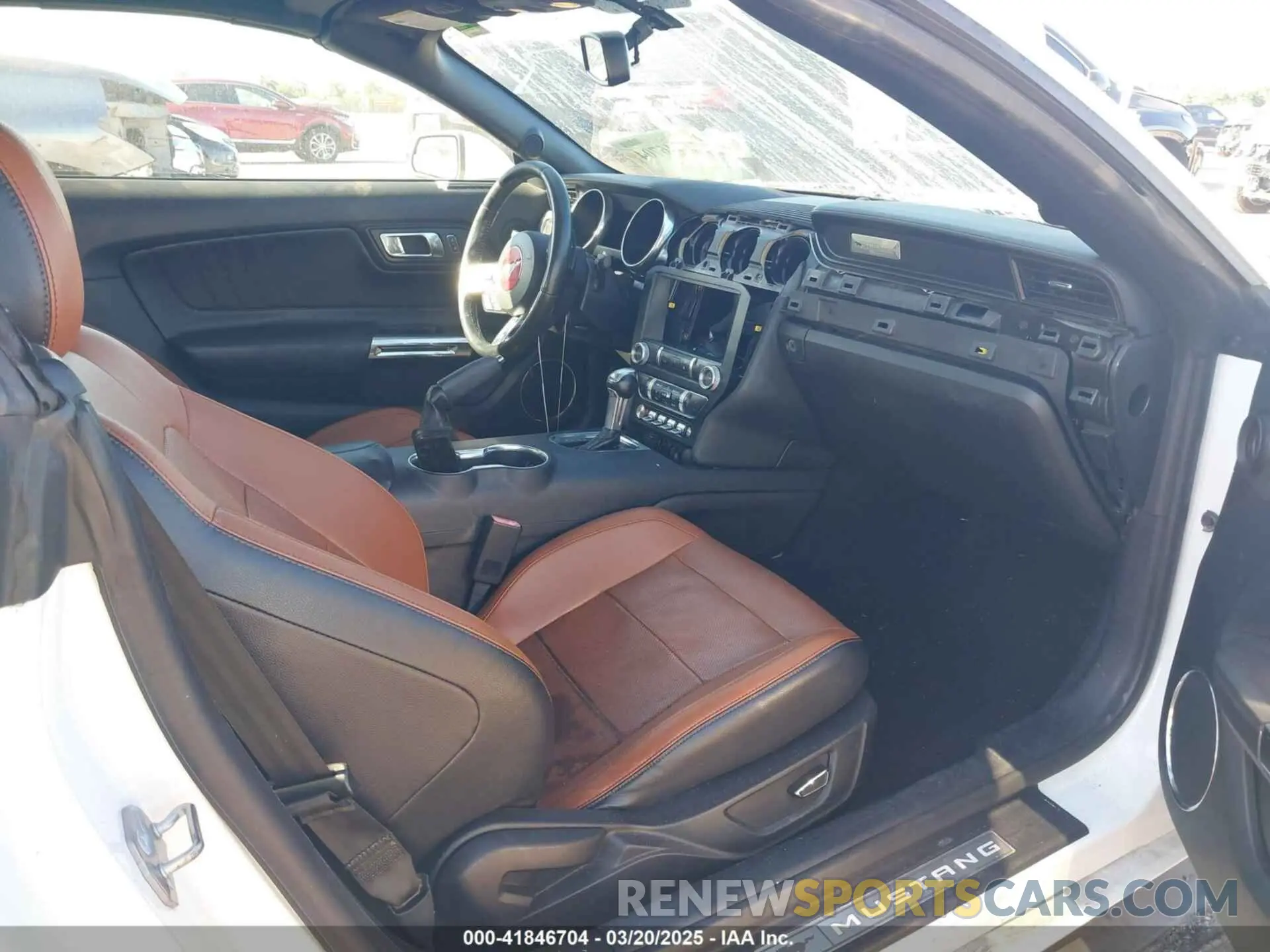 5 Photograph of a damaged car 1FATP8UH8K5162526 FORD MUSTANG 2019