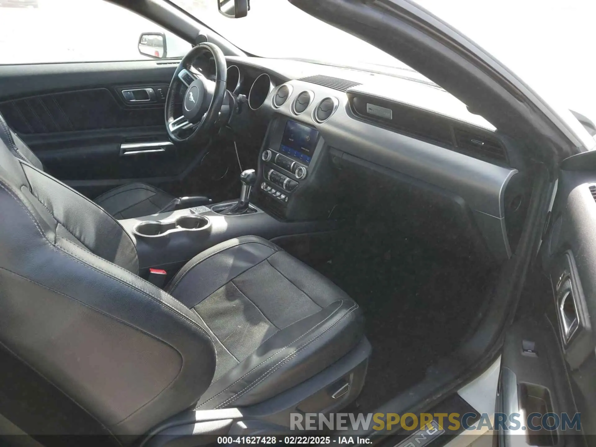 5 Photograph of a damaged car 1FATP8UH8K5188379 FORD MUSTANG 2019