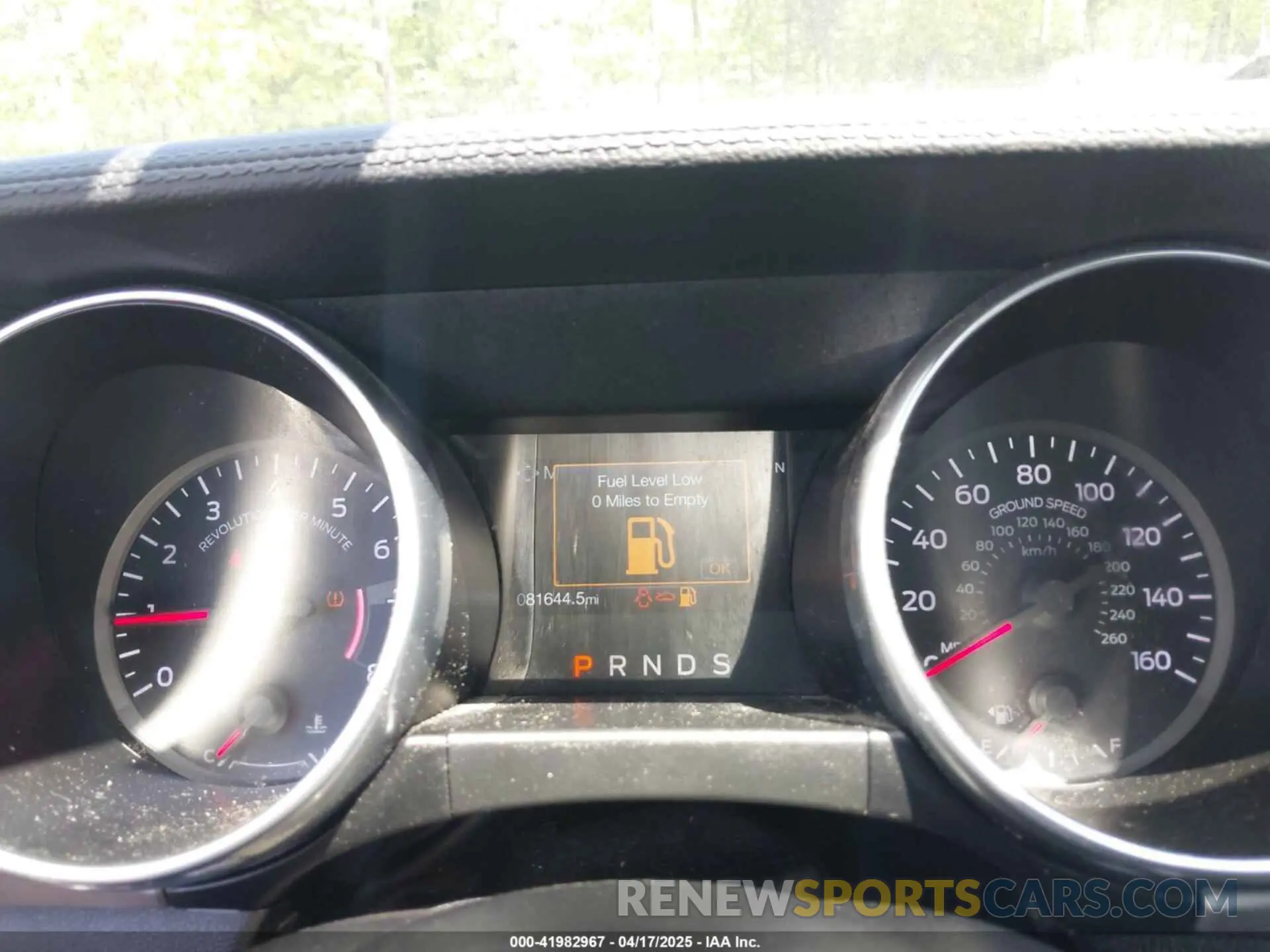 16 Photograph of a damaged car 1FATP8UH9K5158484 FORD MUSTANG 2019