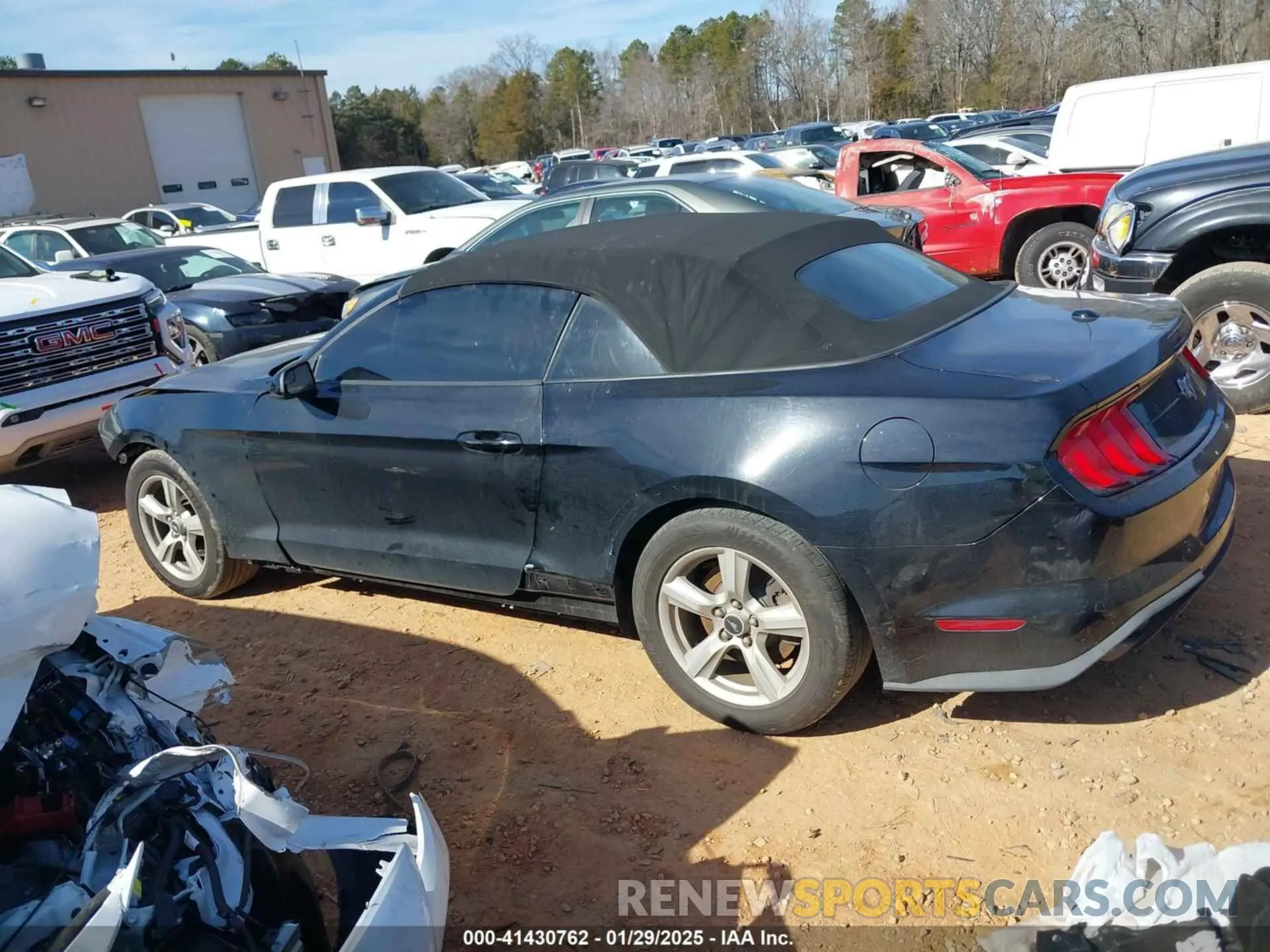 15 Photograph of a damaged car 1FATP8UH9K5193803 FORD MUSTANG 2019