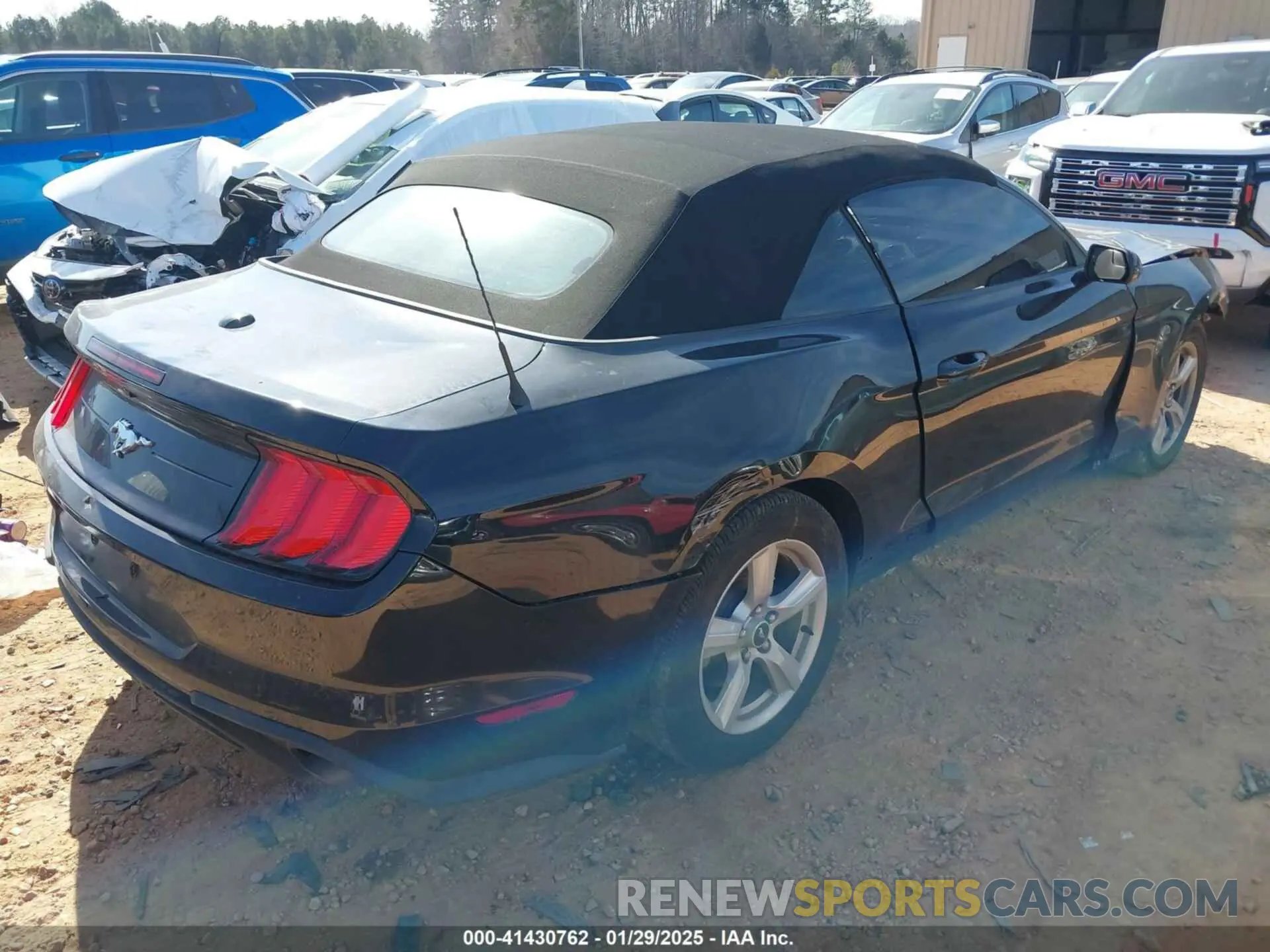 4 Photograph of a damaged car 1FATP8UH9K5193803 FORD MUSTANG 2019