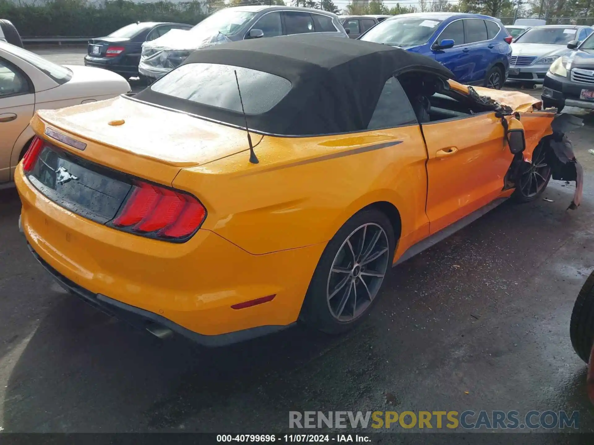 4 Photograph of a damaged car 1FATP8UHXK5159725 FORD MUSTANG 2019