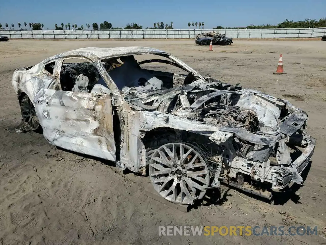 4 Photograph of a damaged car 1FA6P8CF0L5109026 FORD MUSTANG 2020