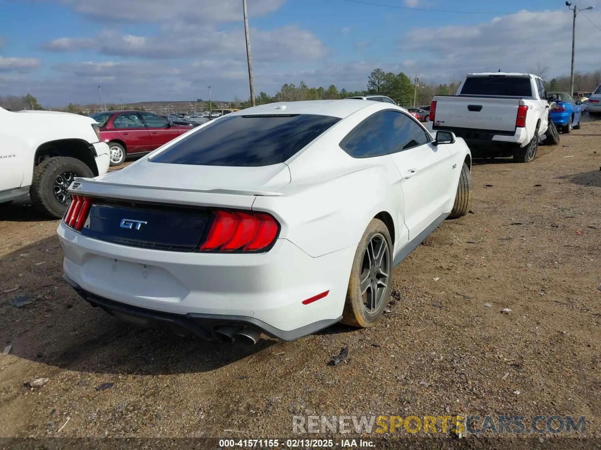 4 Photograph of a damaged car 1FA6P8CF0L5112346 FORD MUSTANG 2020