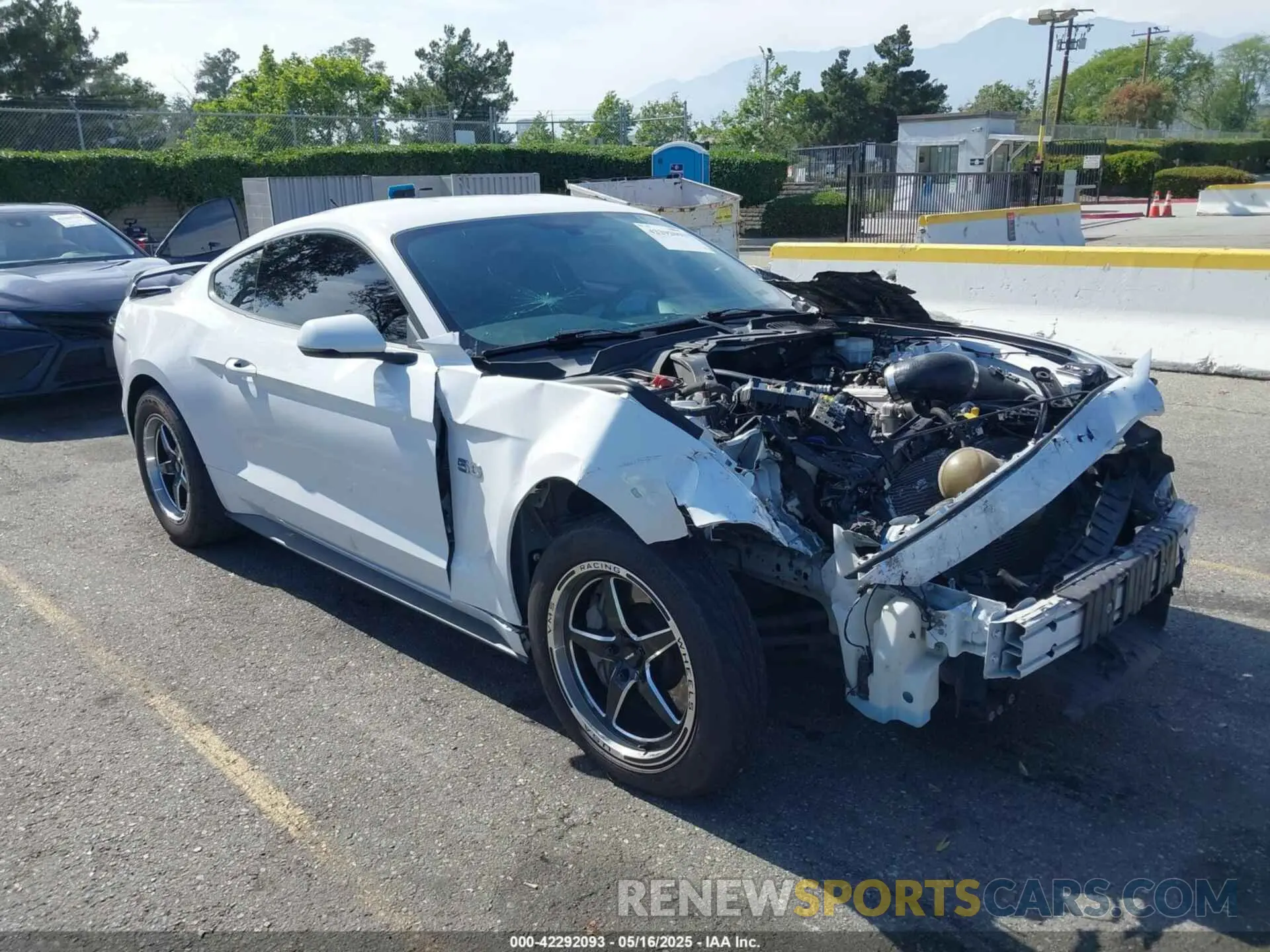 1 Photograph of a damaged car 1FA6P8CF0L5136422 FORD MUSTANG 2020