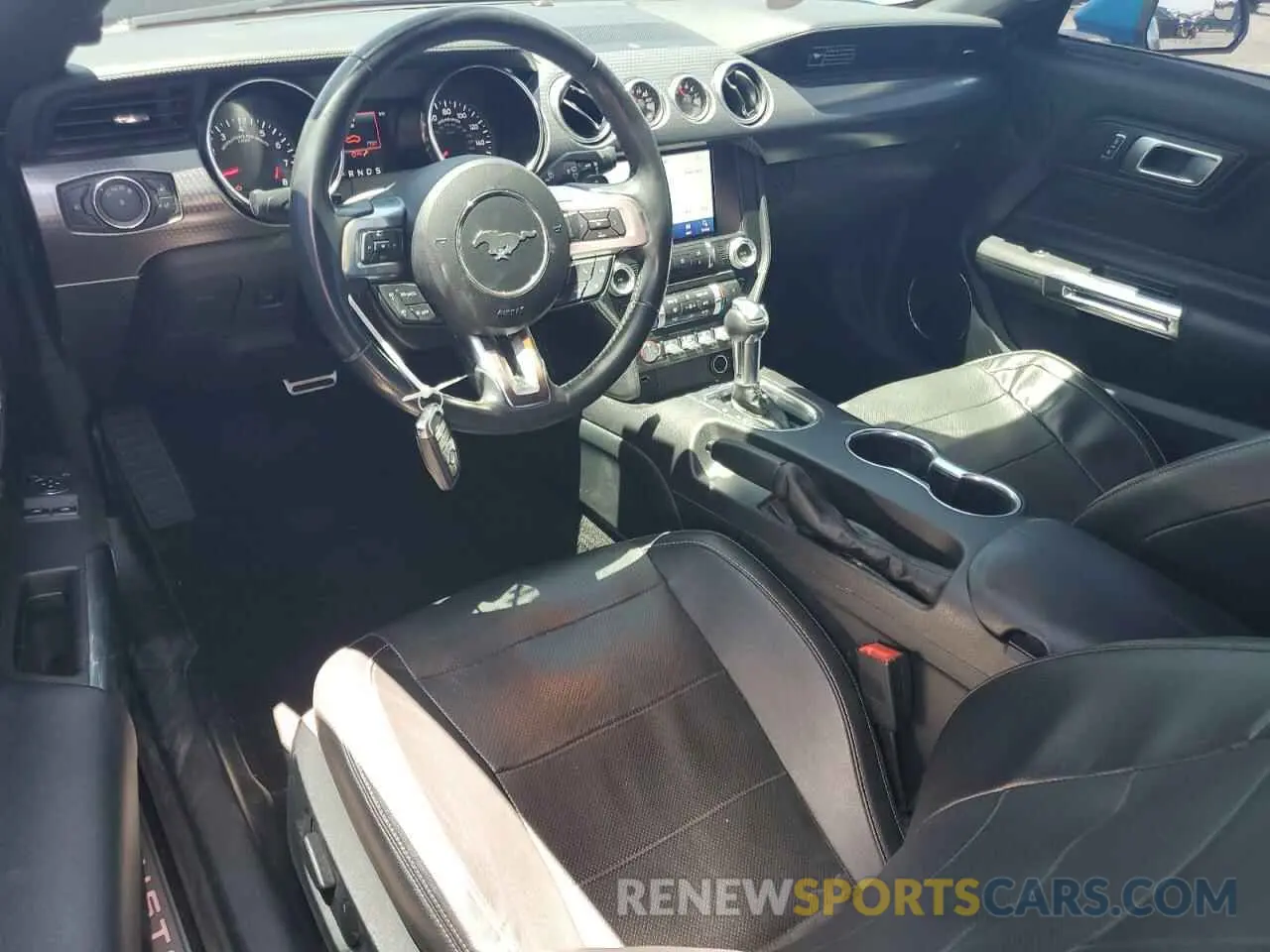 8 Photograph of a damaged car 1FA6P8CF0L5142012 FORD MUSTANG 2020